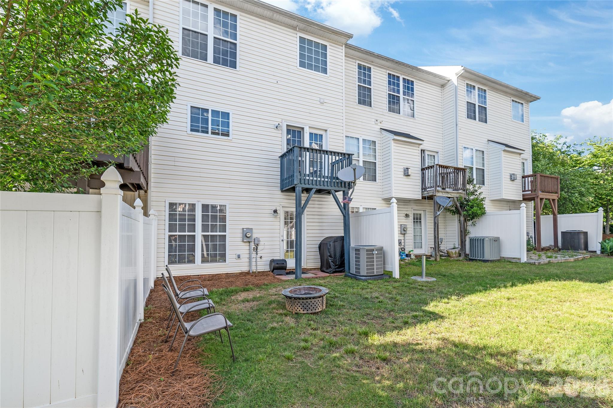 1707 Kashmir White Lane — Fort Mill