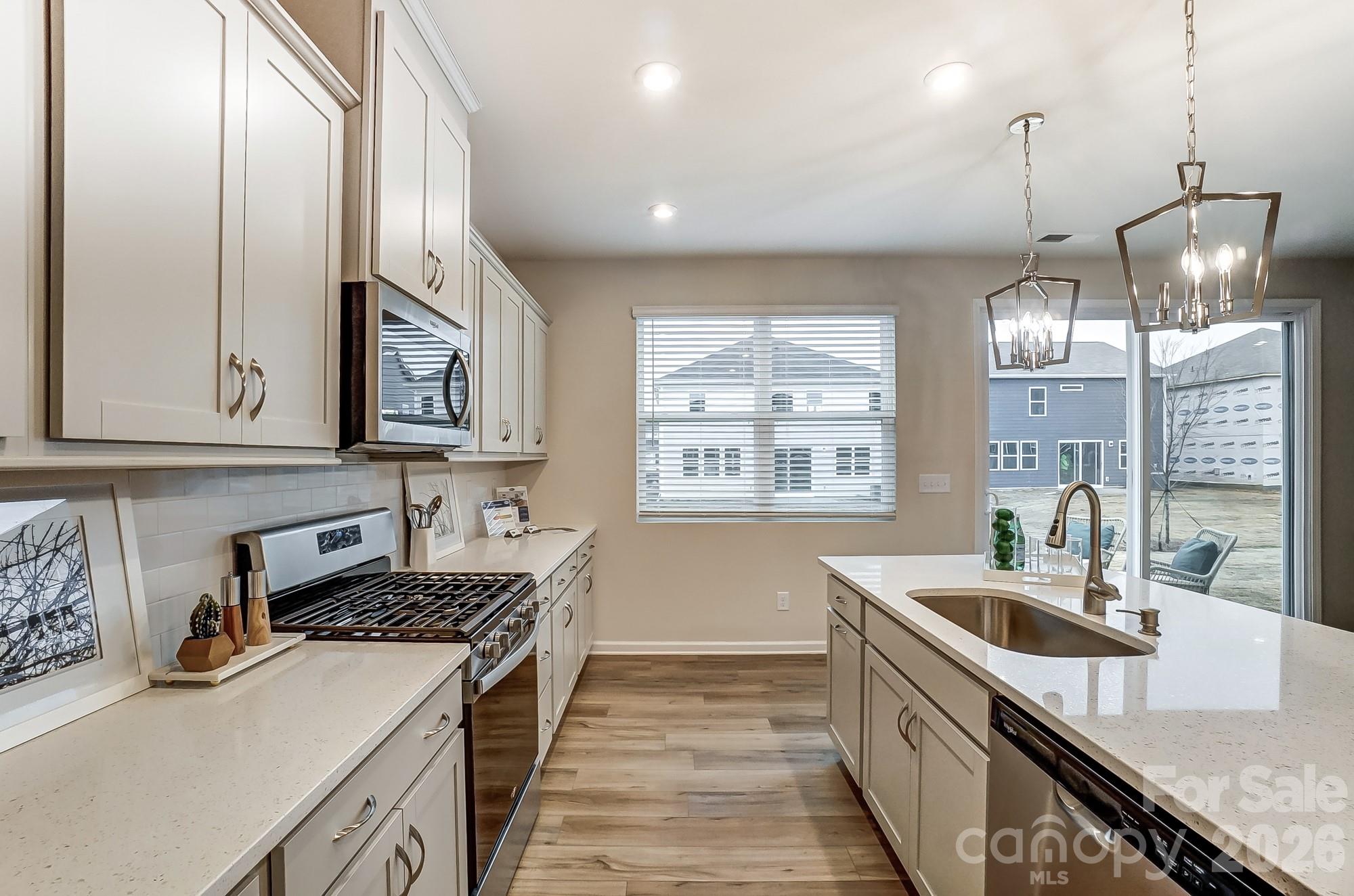 1601 Honey Trail — Monroe