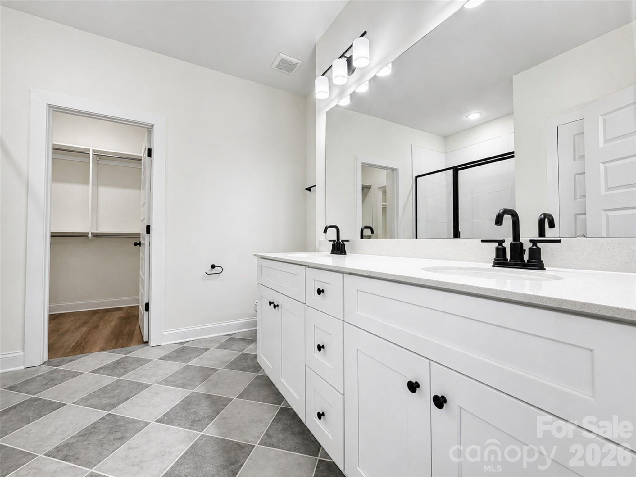 1220 N Sharon Amity Road — Charlotte