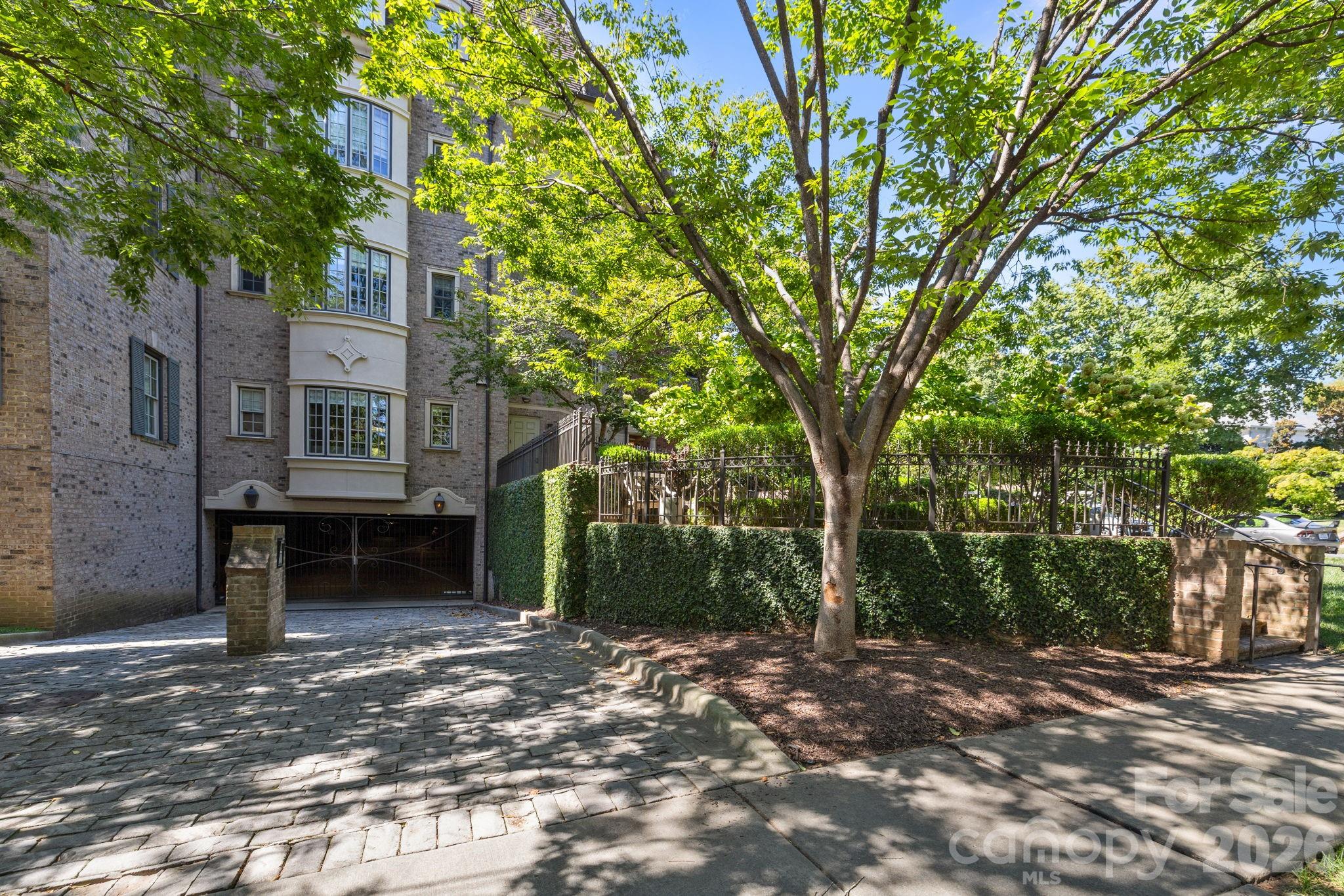 168 Cherokee Road — Charlotte
