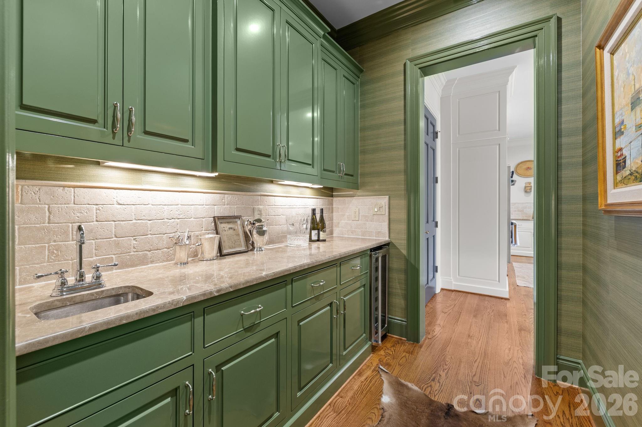 168 Cherokee Road — Charlotte