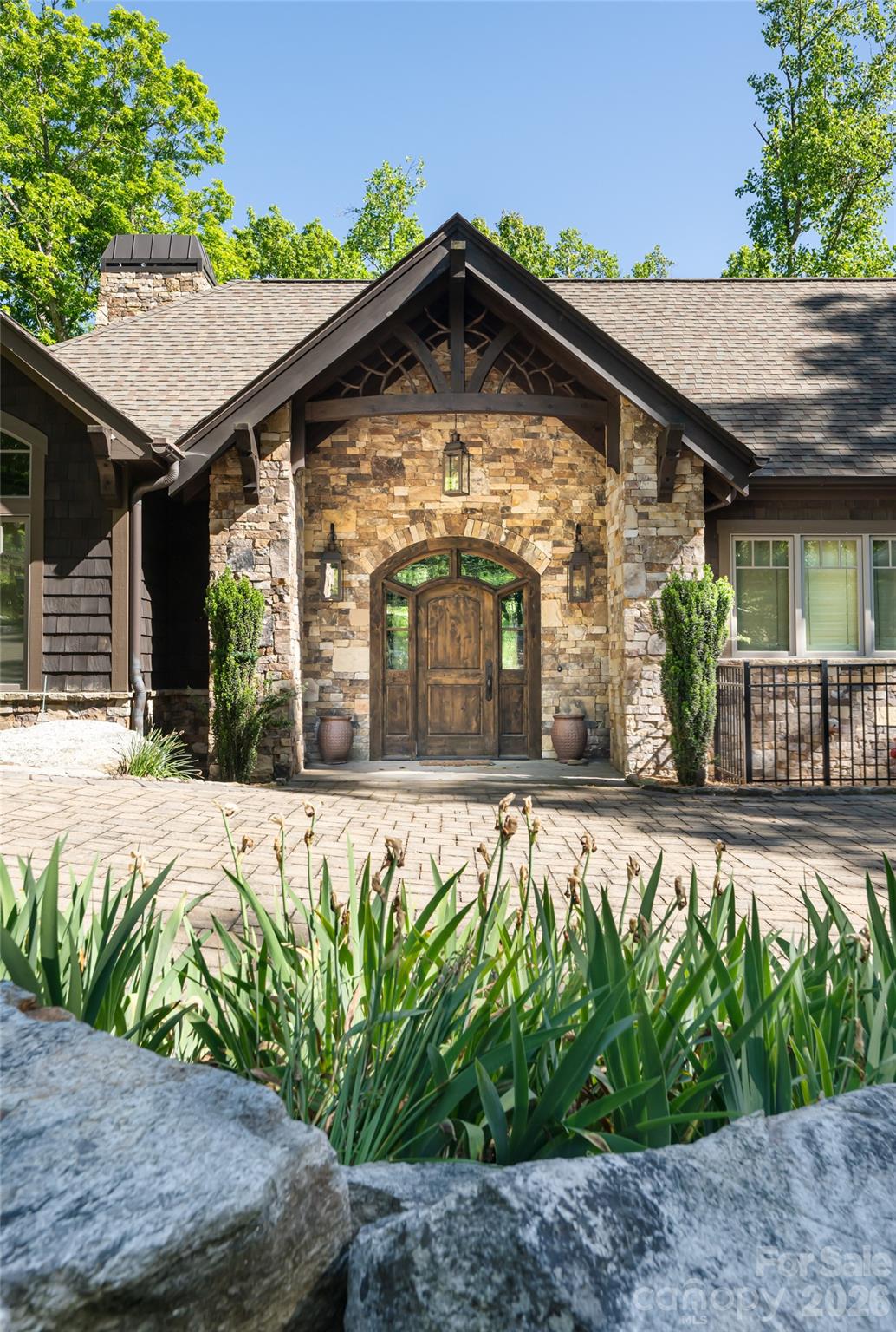 2 Cherokee Orchard Court — Fairview
