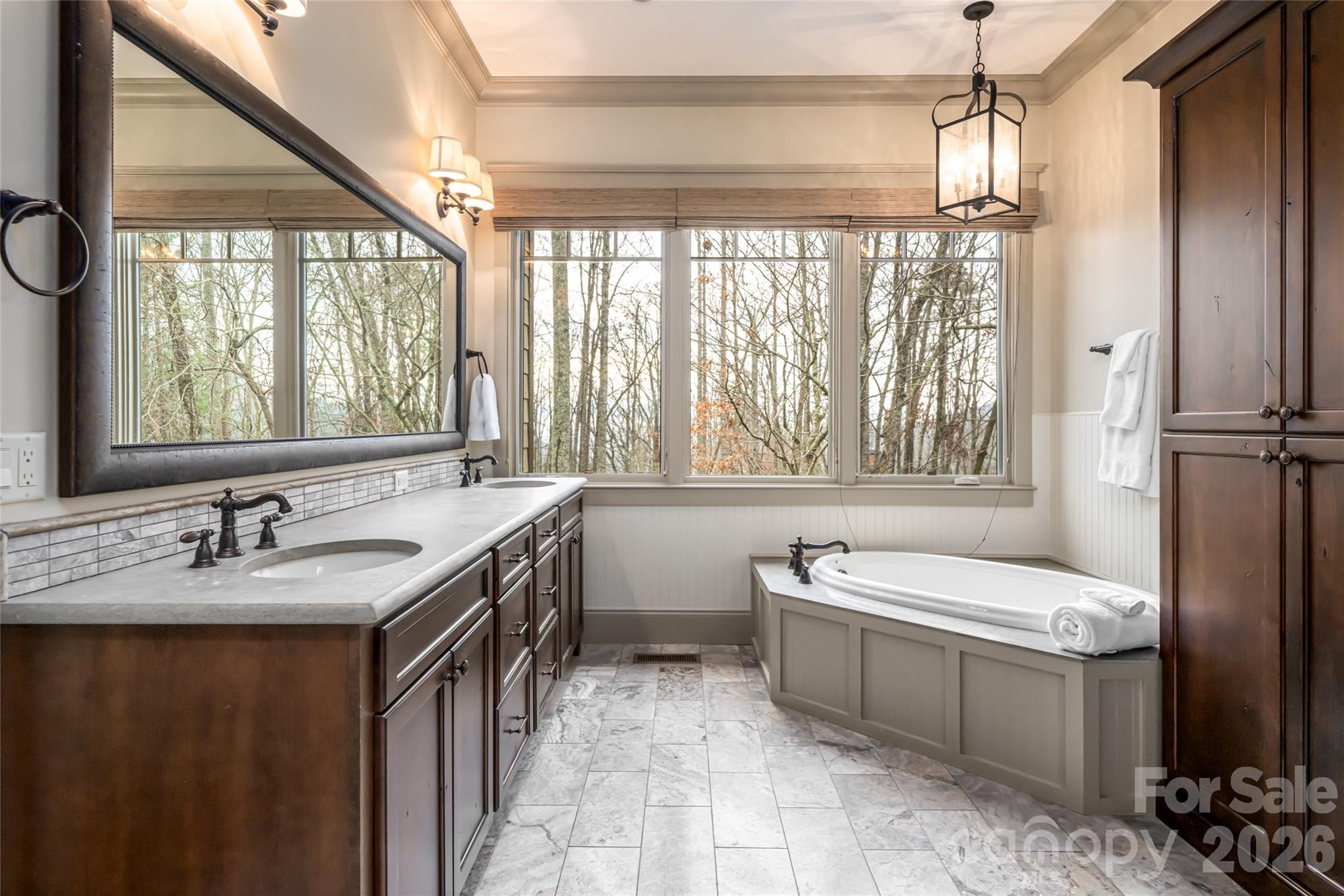 2 Cherokee Orchard Court — Fairview