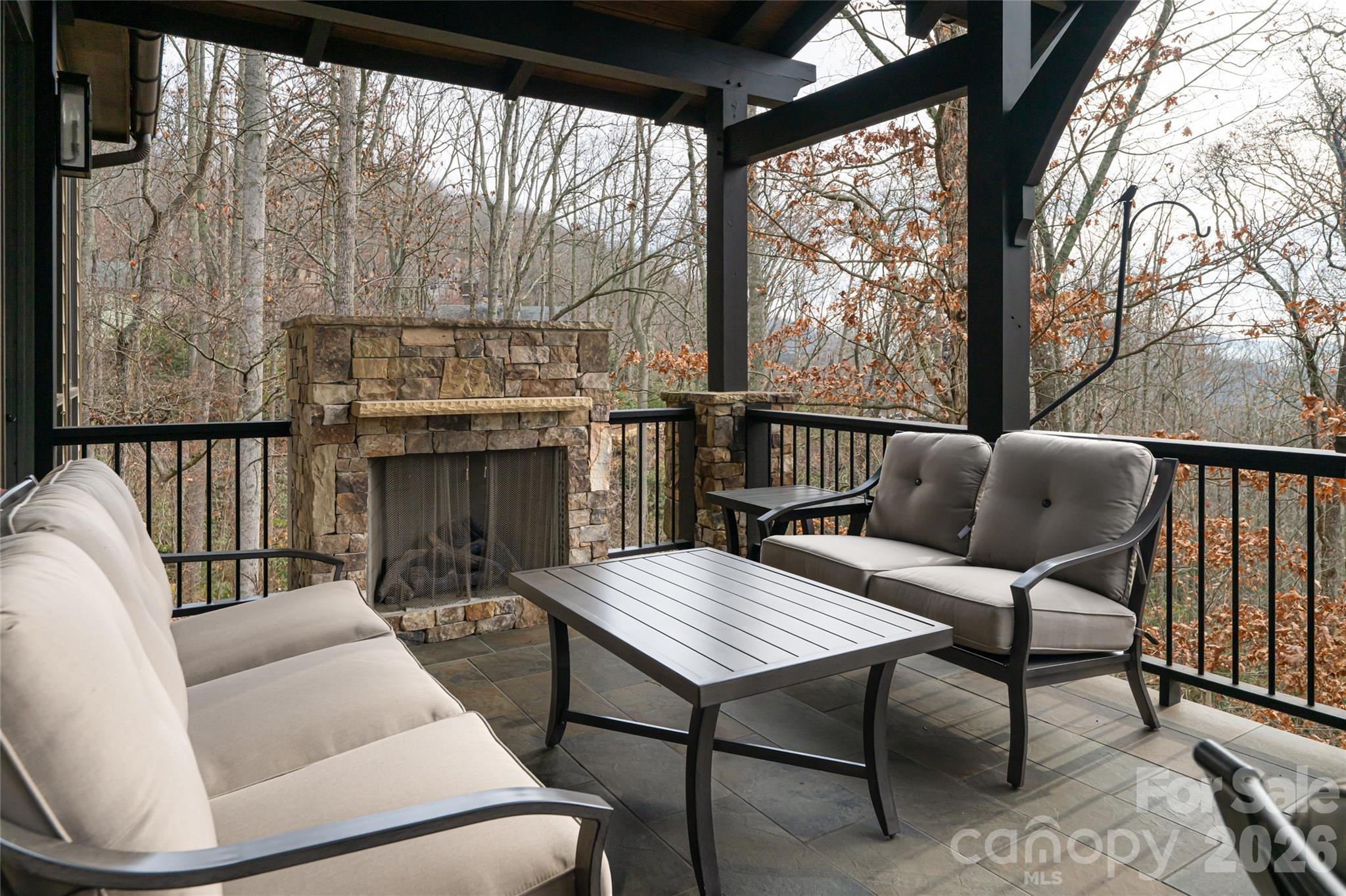 2 Cherokee Orchard Court — Fairview