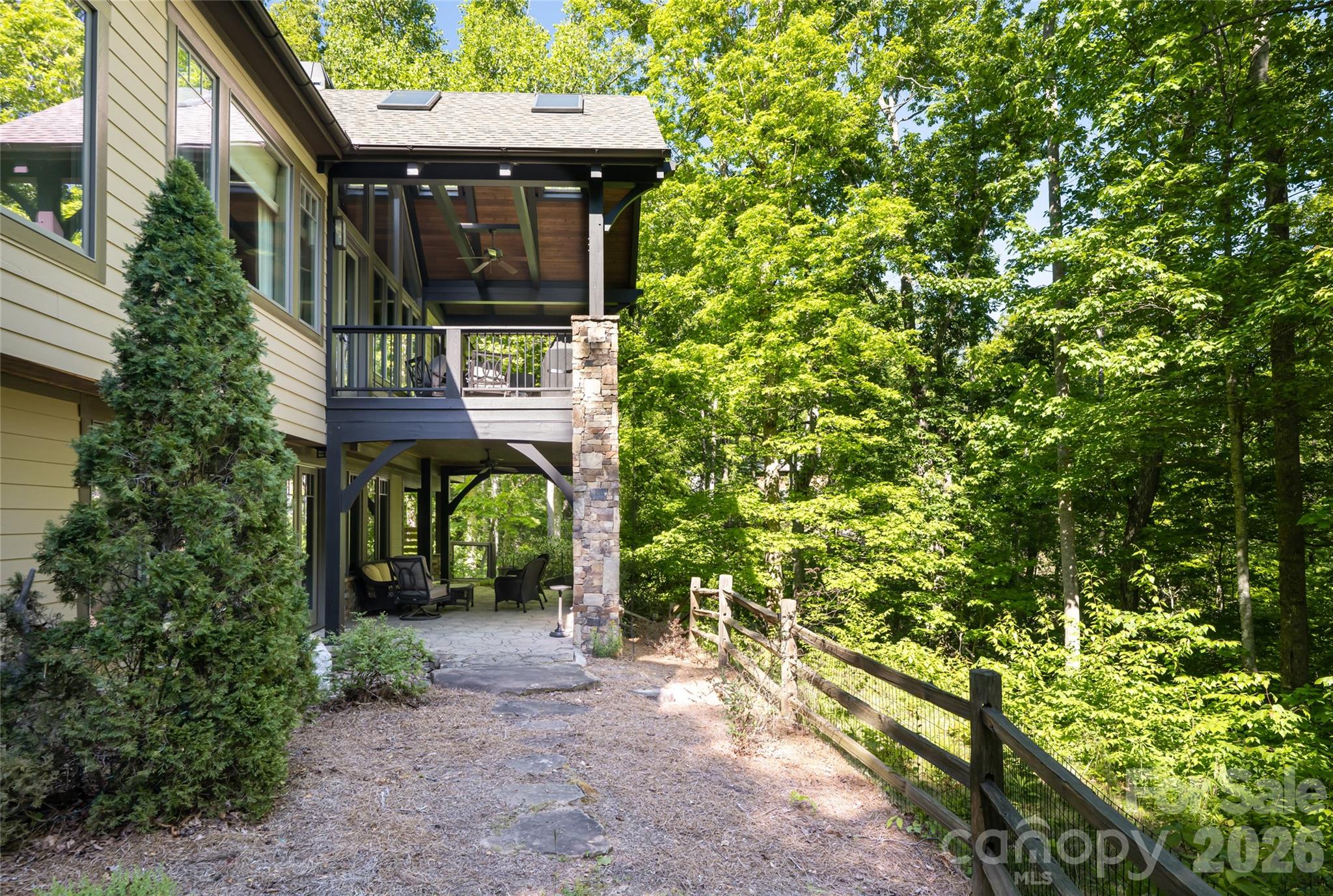 2 Cherokee Orchard Court — Fairview