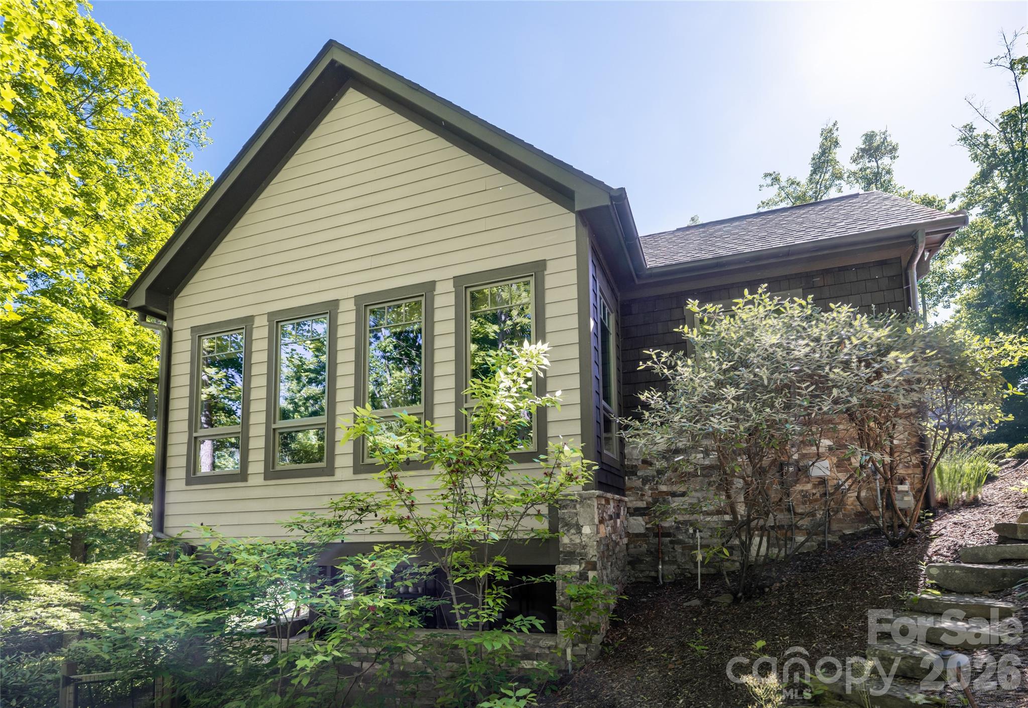 2 Cherokee Orchard Court — Fairview