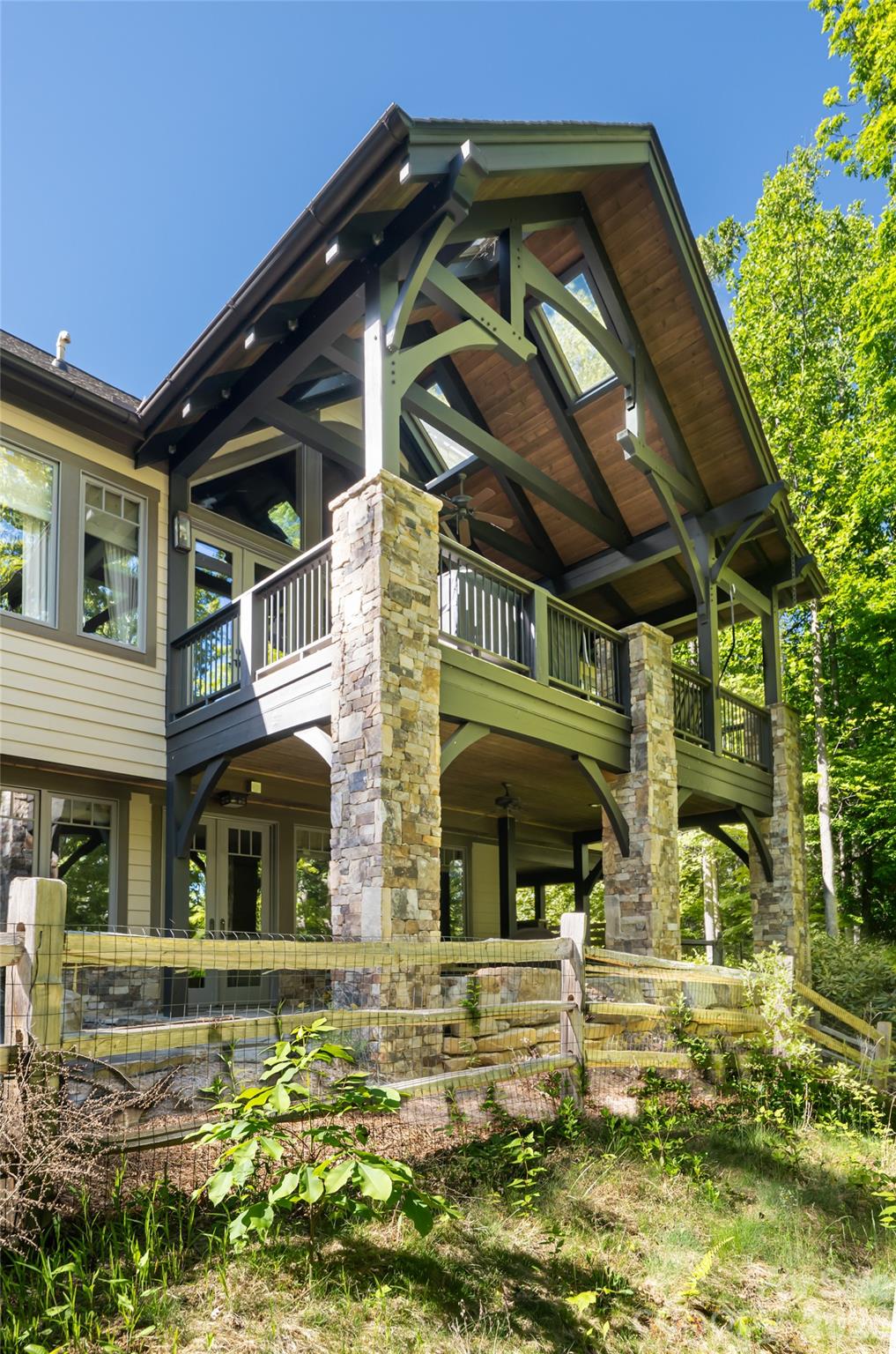2 Cherokee Orchard Court — Fairview