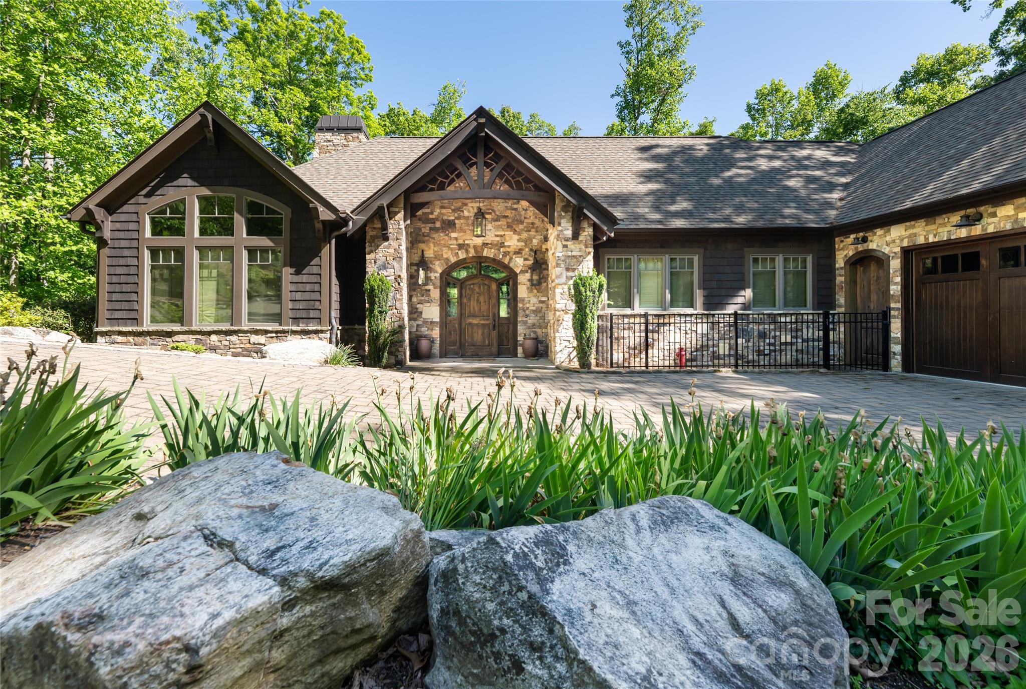 2 Cherokee Orchard Court — Fairview