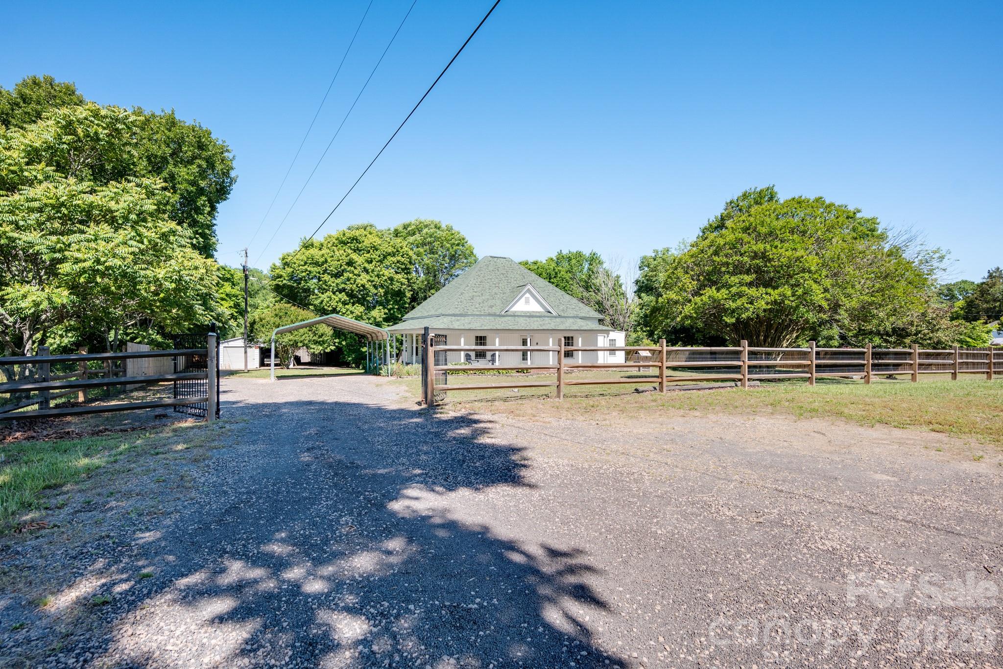 5620 Tuckaseegee Road — Kannapolis