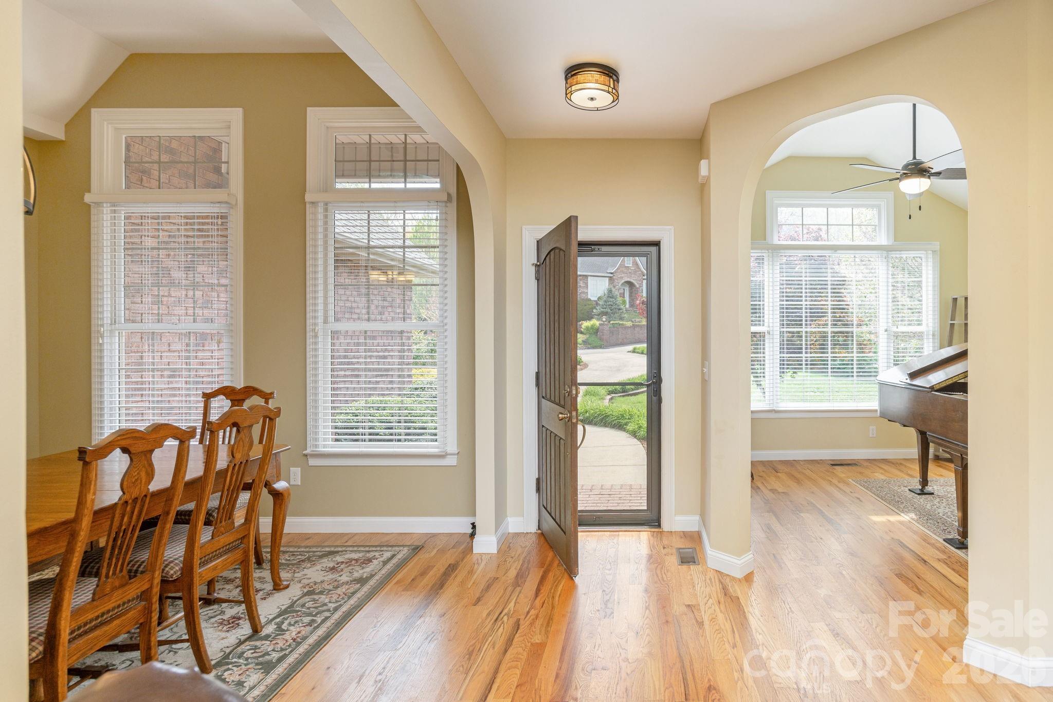 28 Tudor Crescent Court — Hendersonville