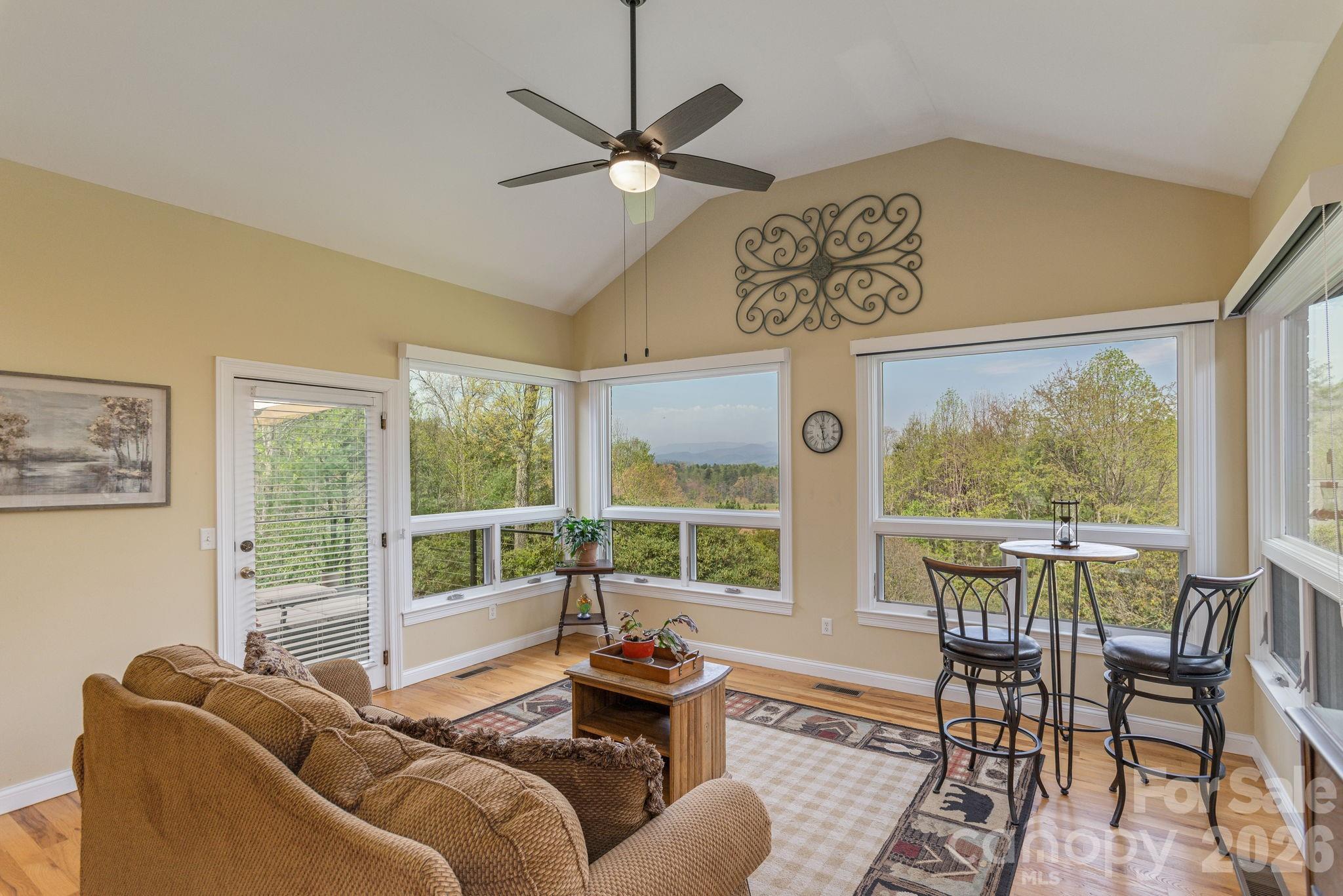 28 Tudor Crescent Court — Hendersonville