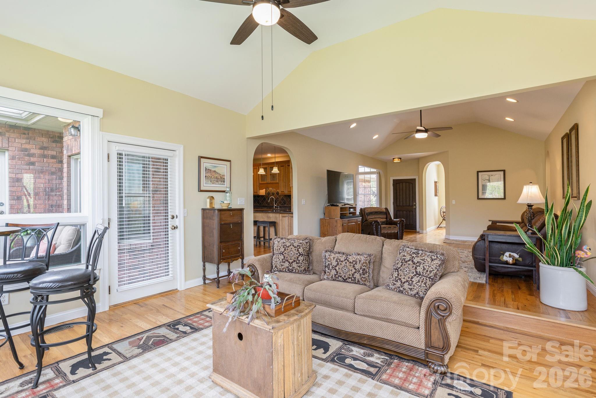 28 Tudor Crescent Court — Hendersonville