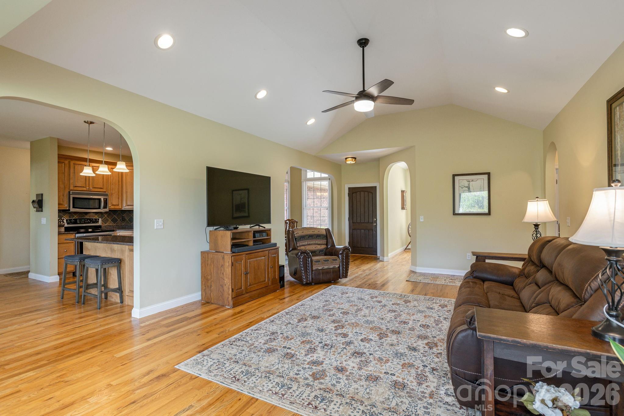 28 Tudor Crescent Court — Hendersonville