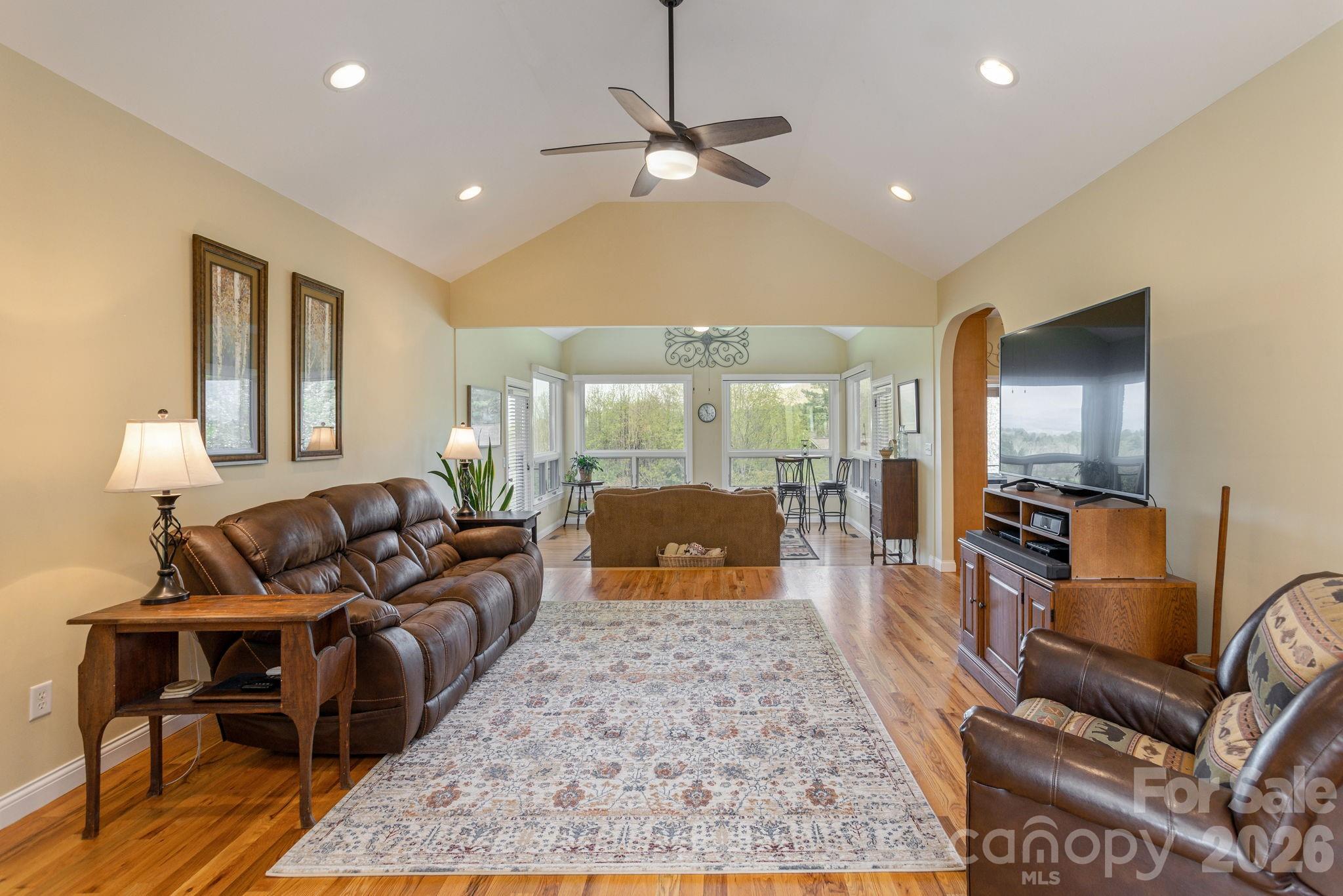 28 Tudor Crescent Court — Hendersonville