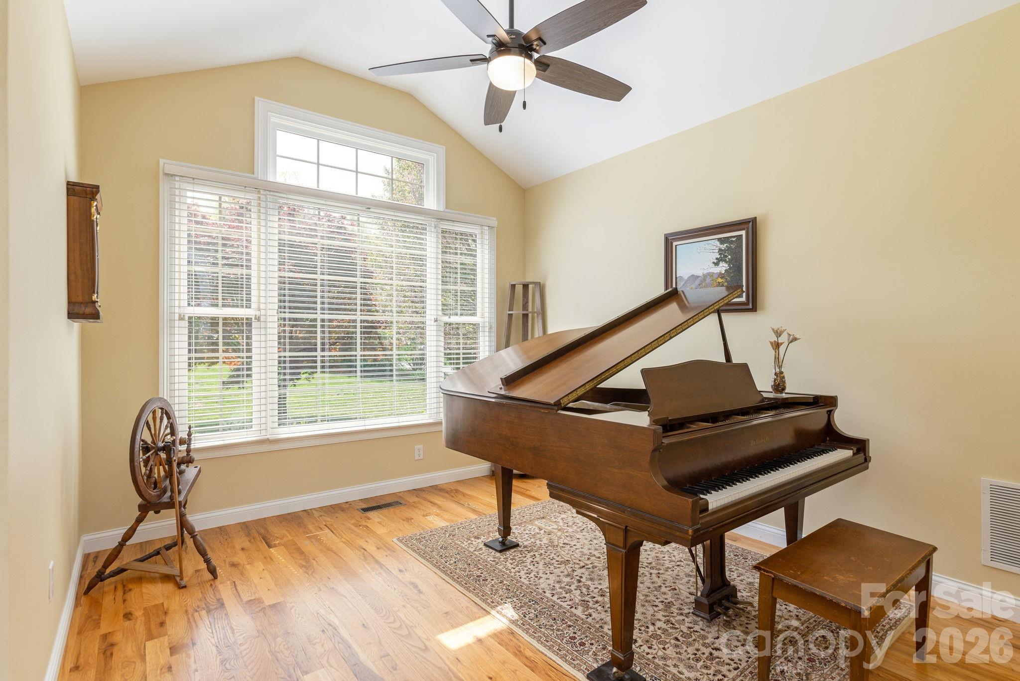 28 Tudor Crescent Court — Hendersonville