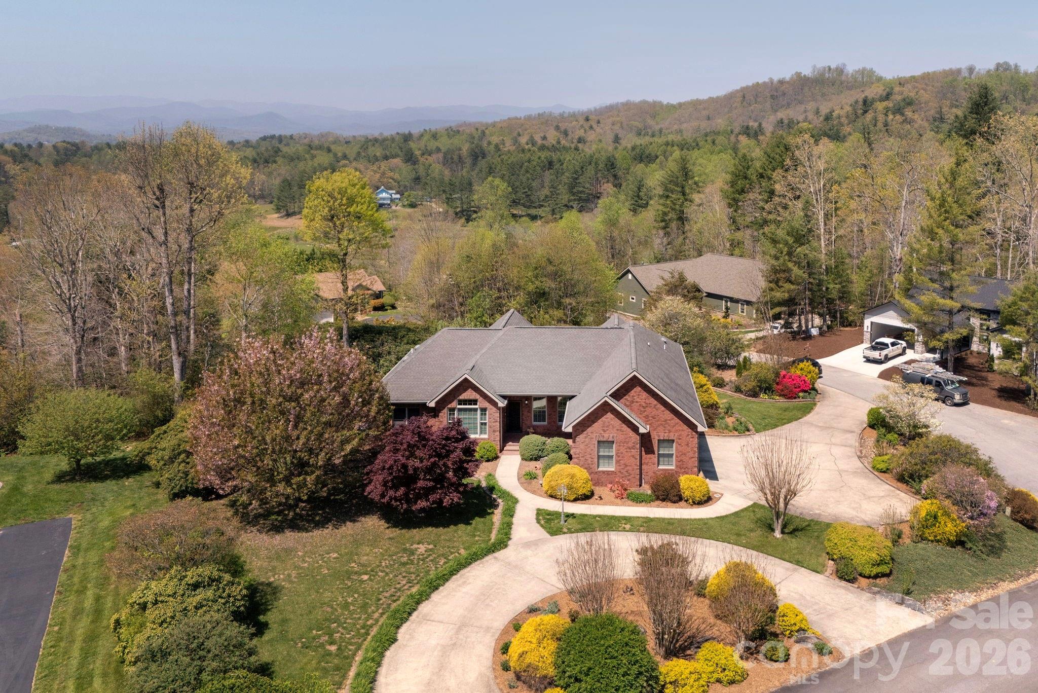 28 Tudor Crescent Court — Hendersonville
