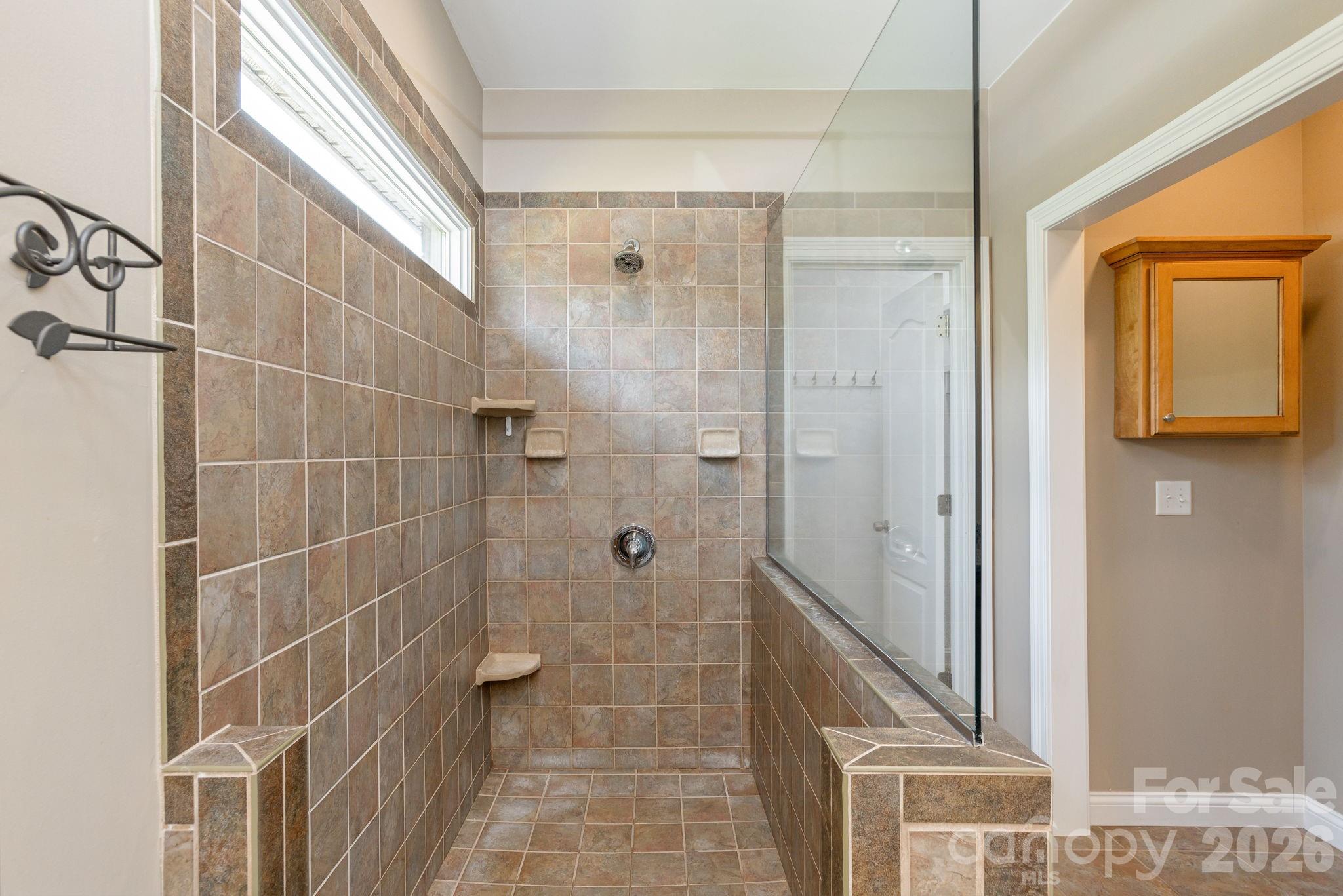 28 Tudor Crescent Court — Hendersonville