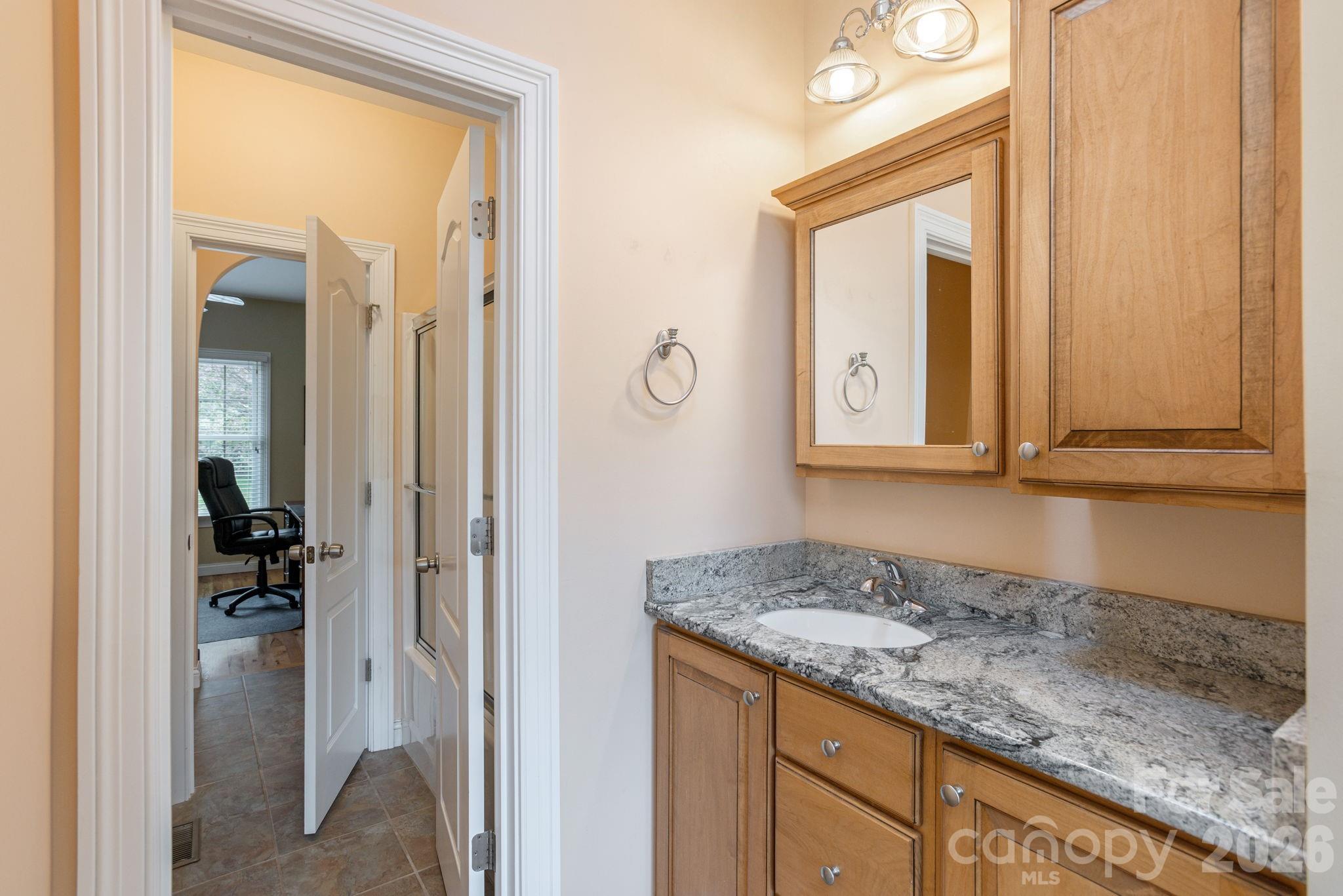 28 Tudor Crescent Court — Hendersonville