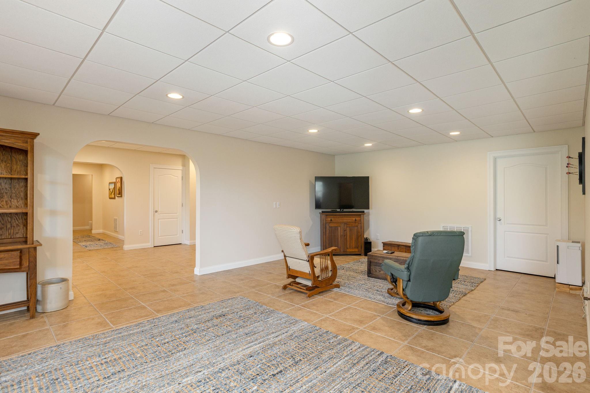 28 Tudor Crescent Court — Hendersonville