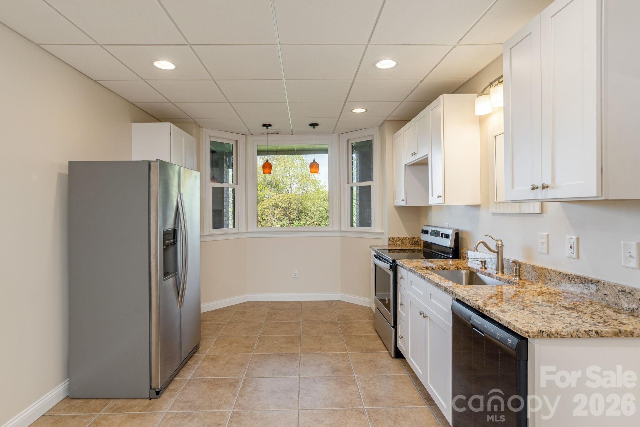 28 Tudor Crescent Court — Hendersonville