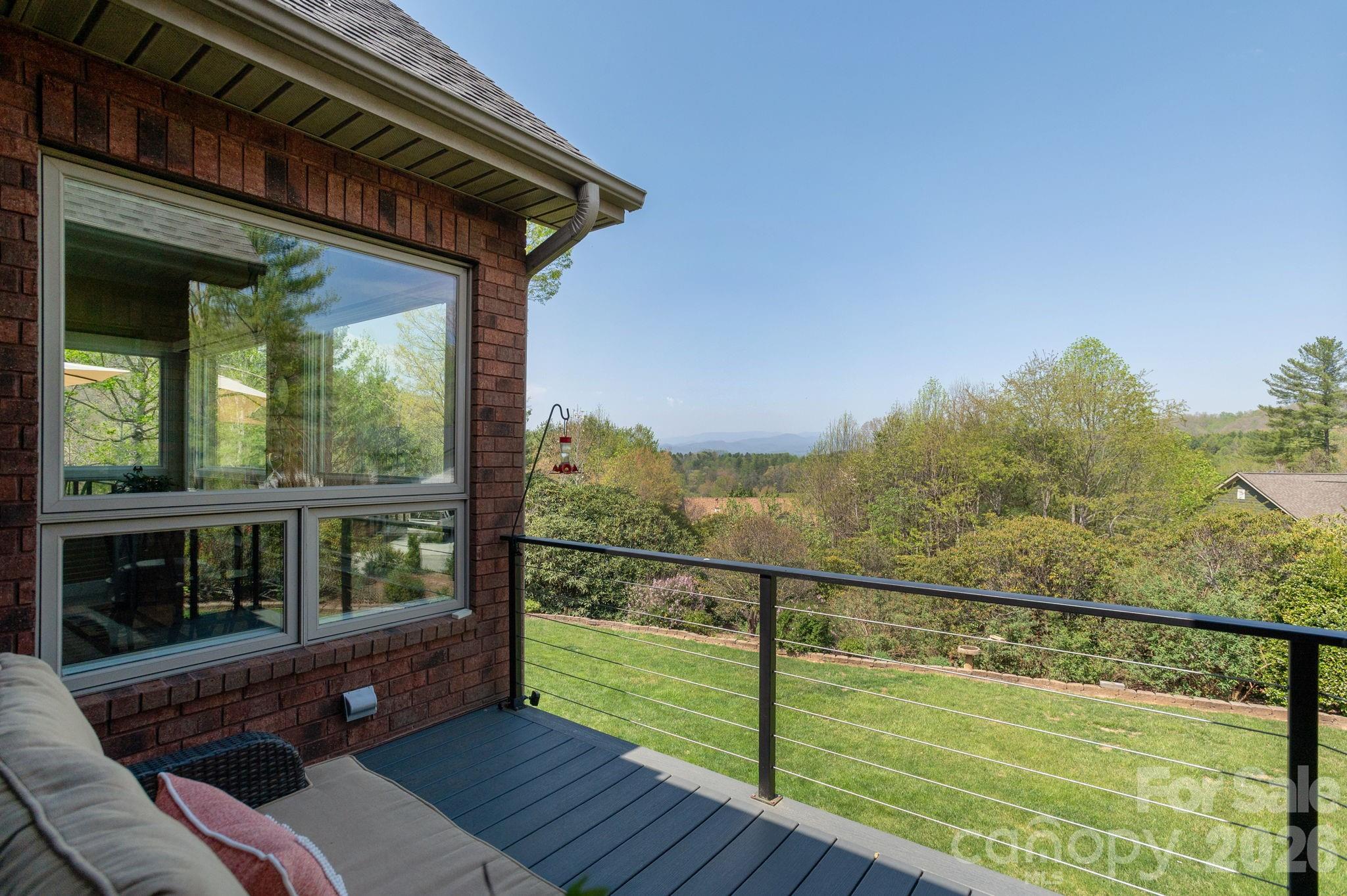 28 Tudor Crescent Court — Hendersonville