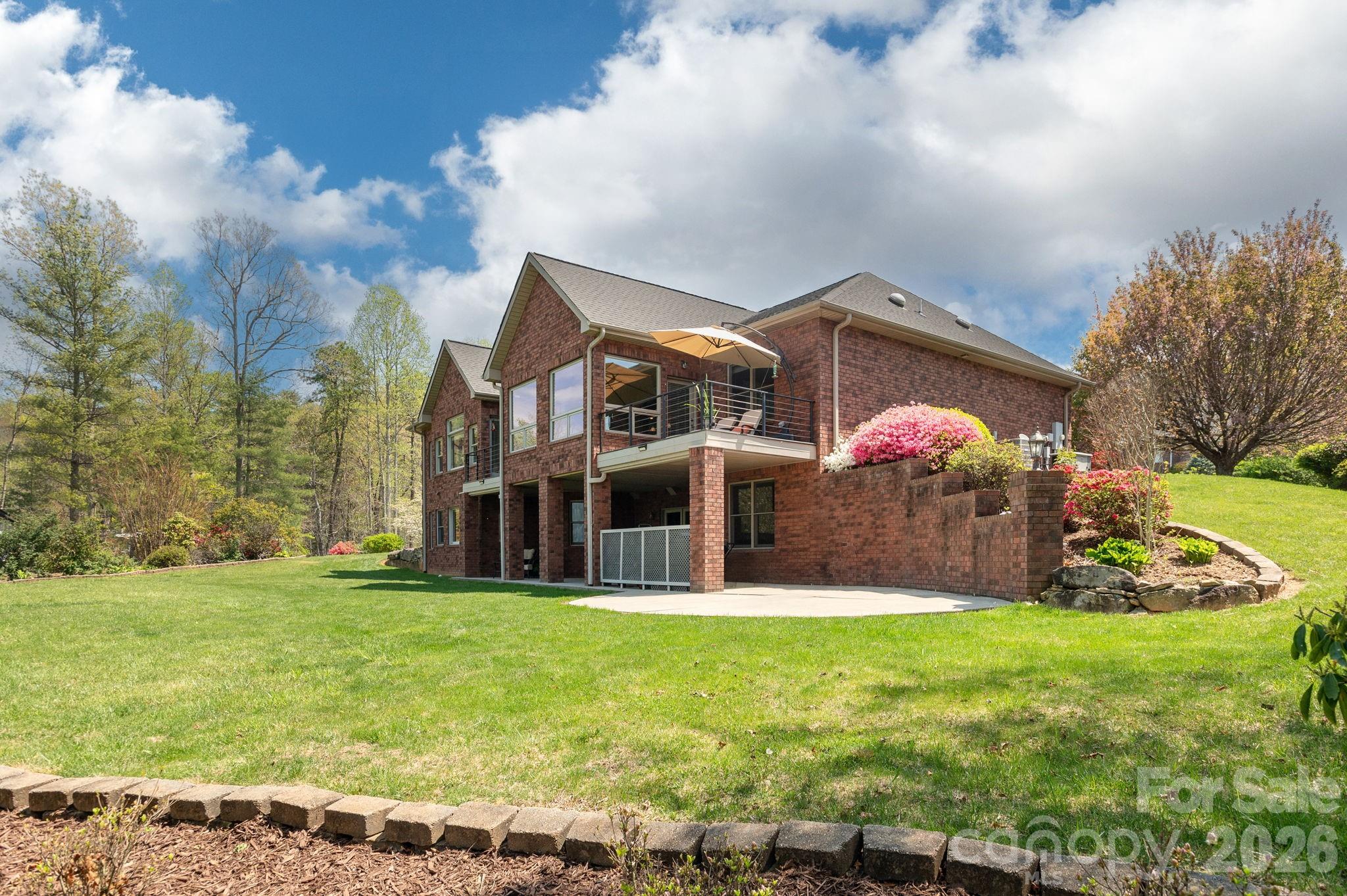 28 Tudor Crescent Court — Hendersonville