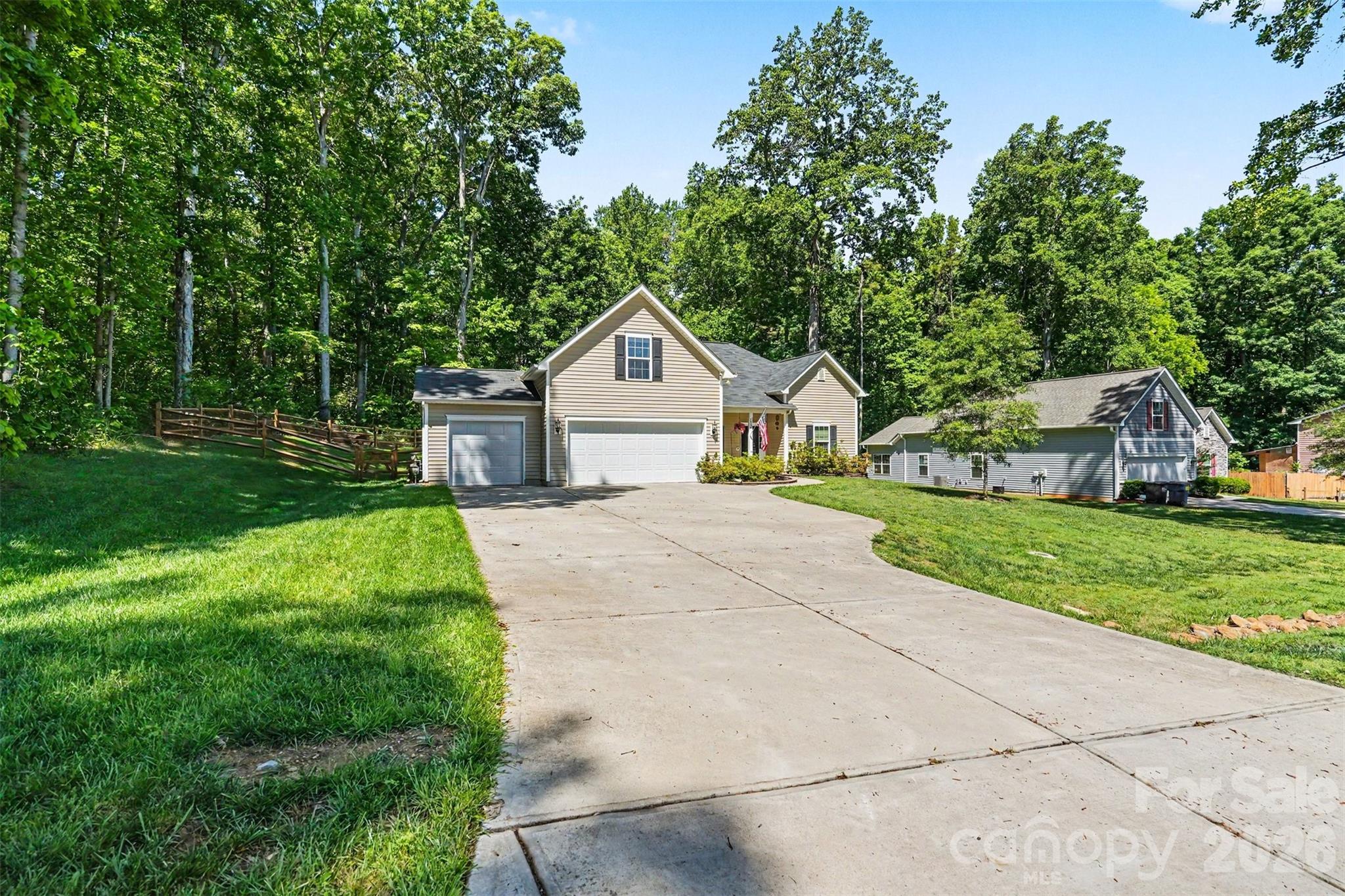 12301 Flatbush Drive — Huntersville