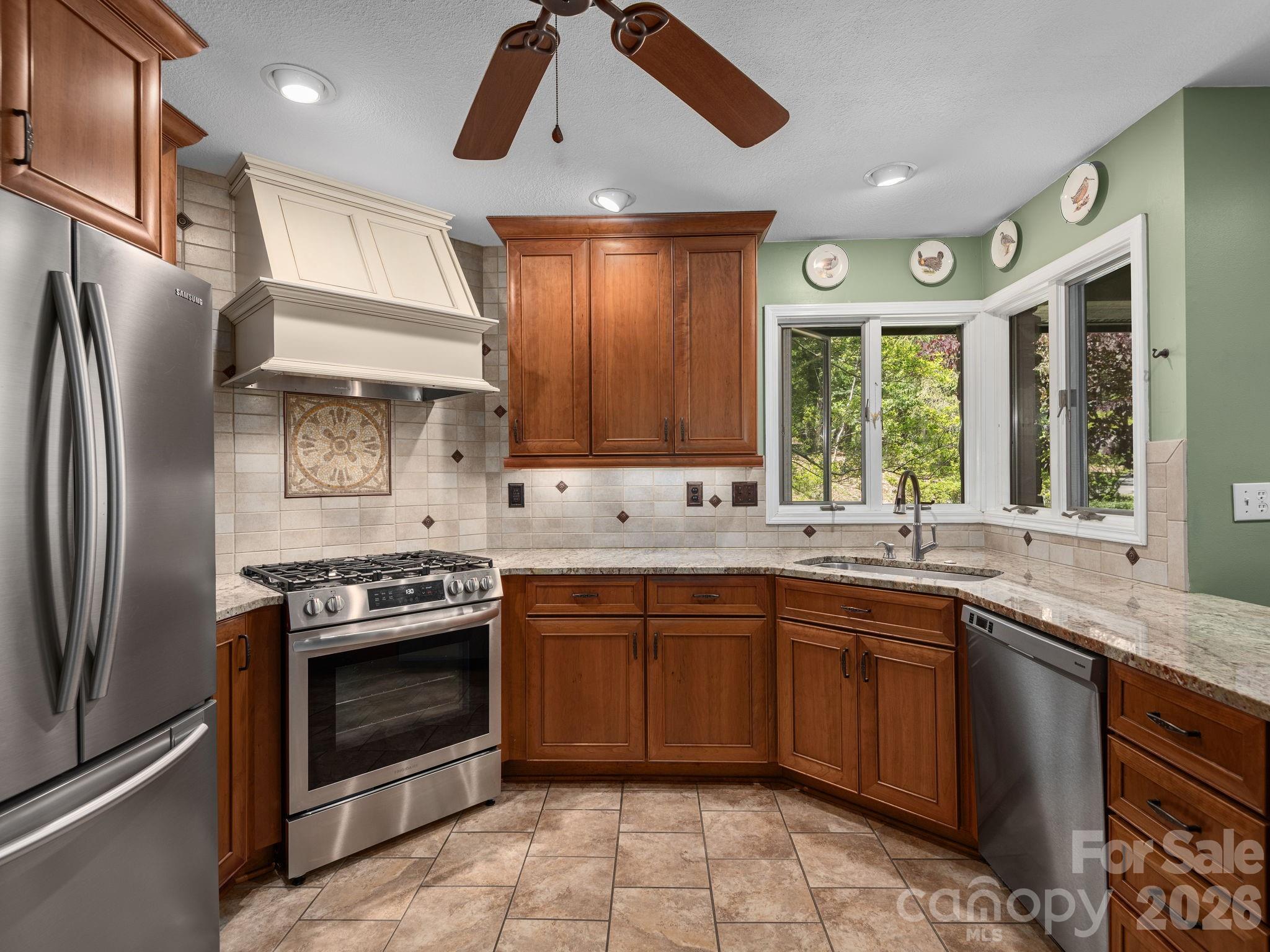 3942 Laurel Park Highway — Laurel Park
