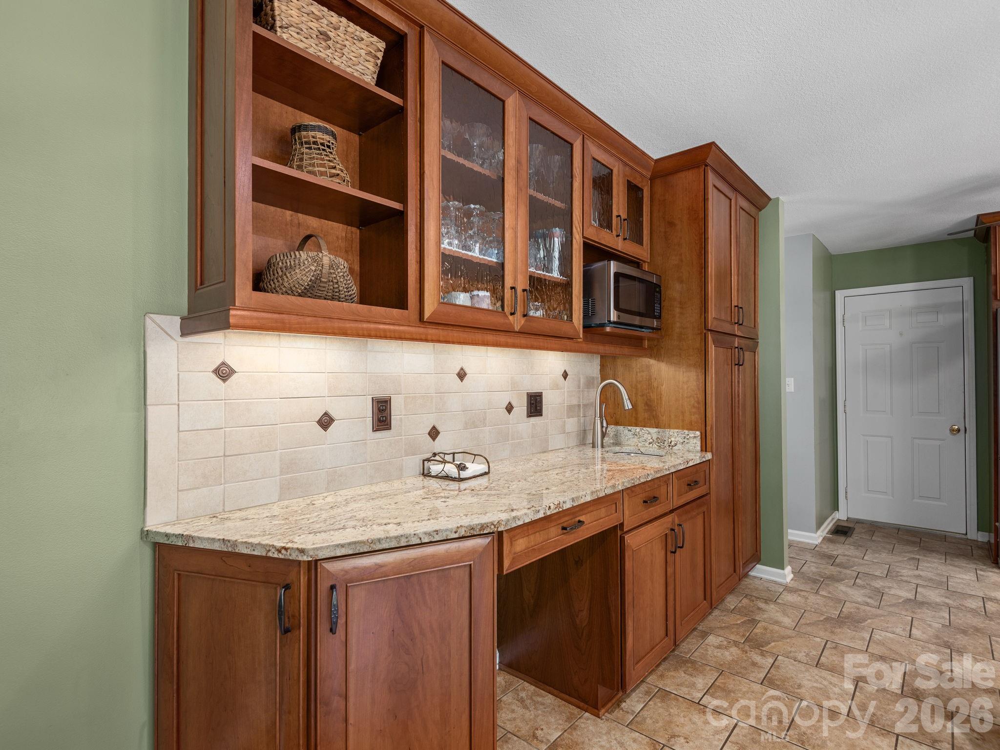 3942 Laurel Park Highway — Laurel Park
