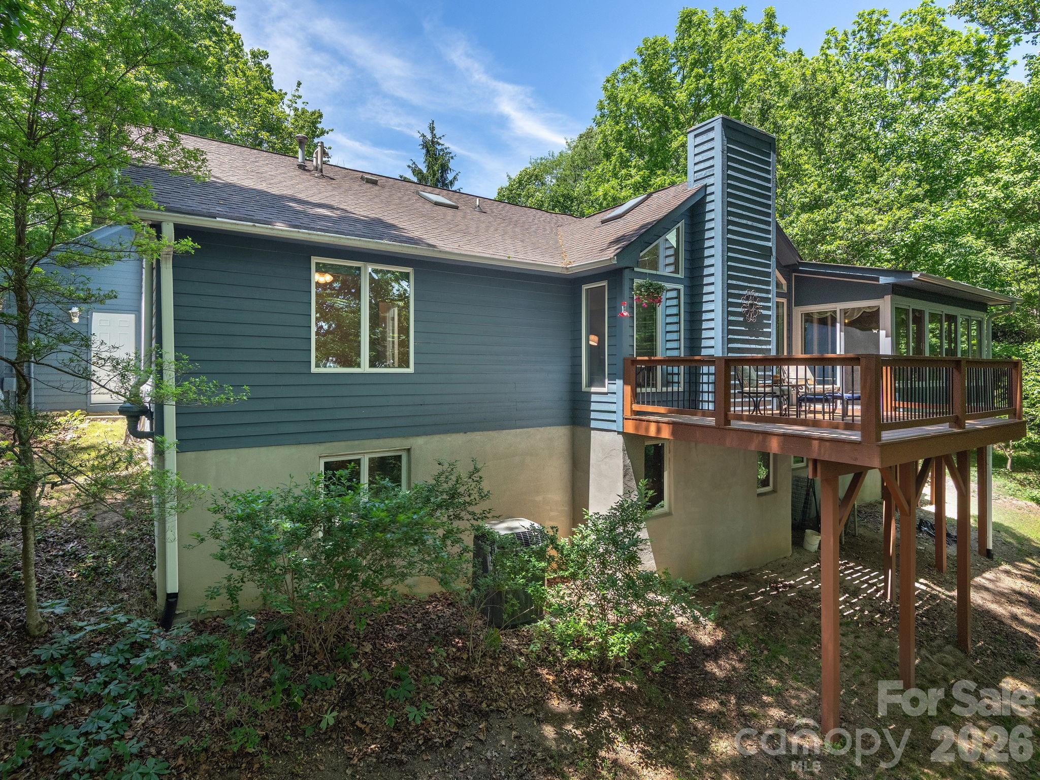3942 Laurel Park Highway — Laurel Park