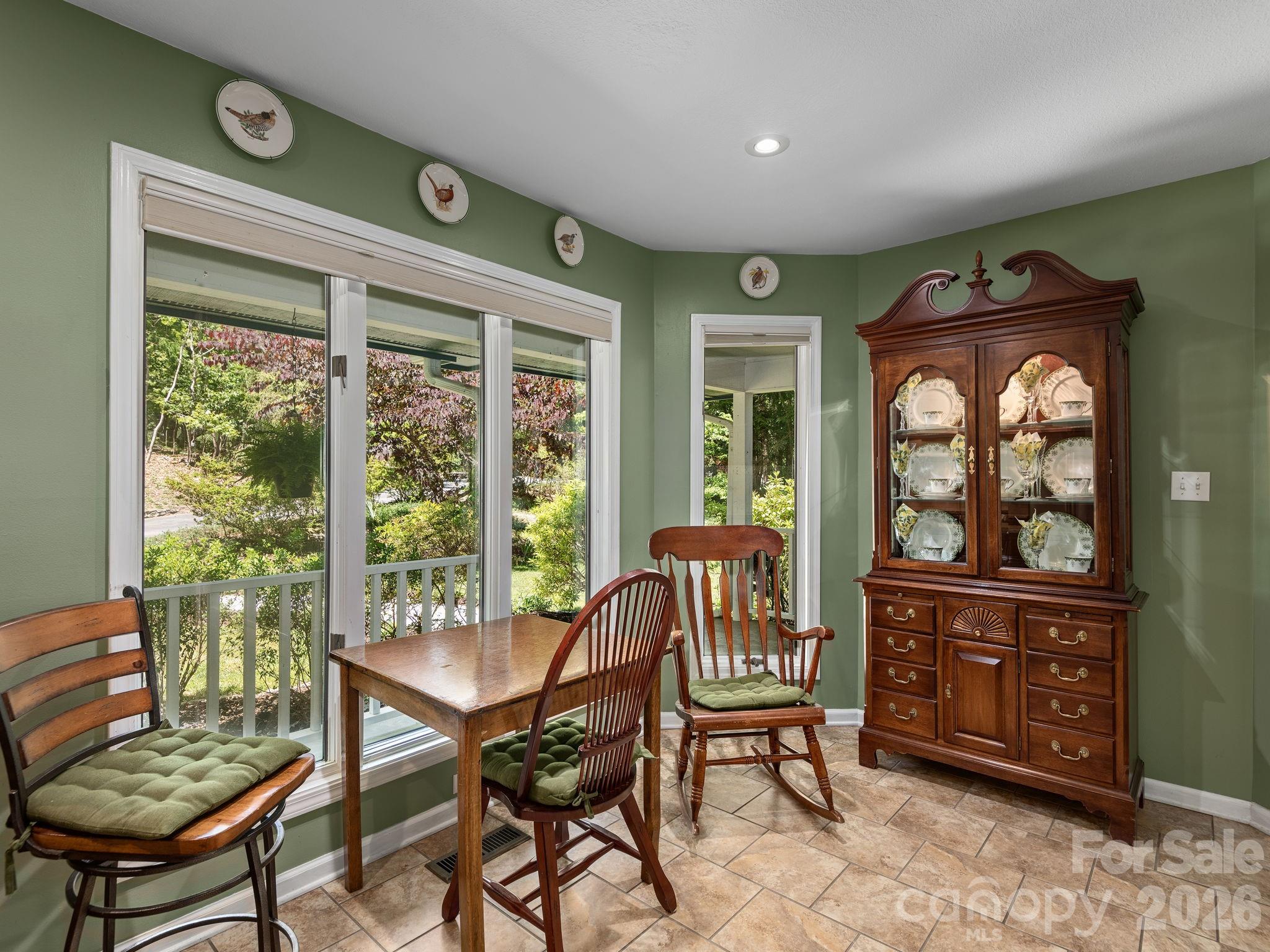 3942 Laurel Park Highway — Laurel Park
