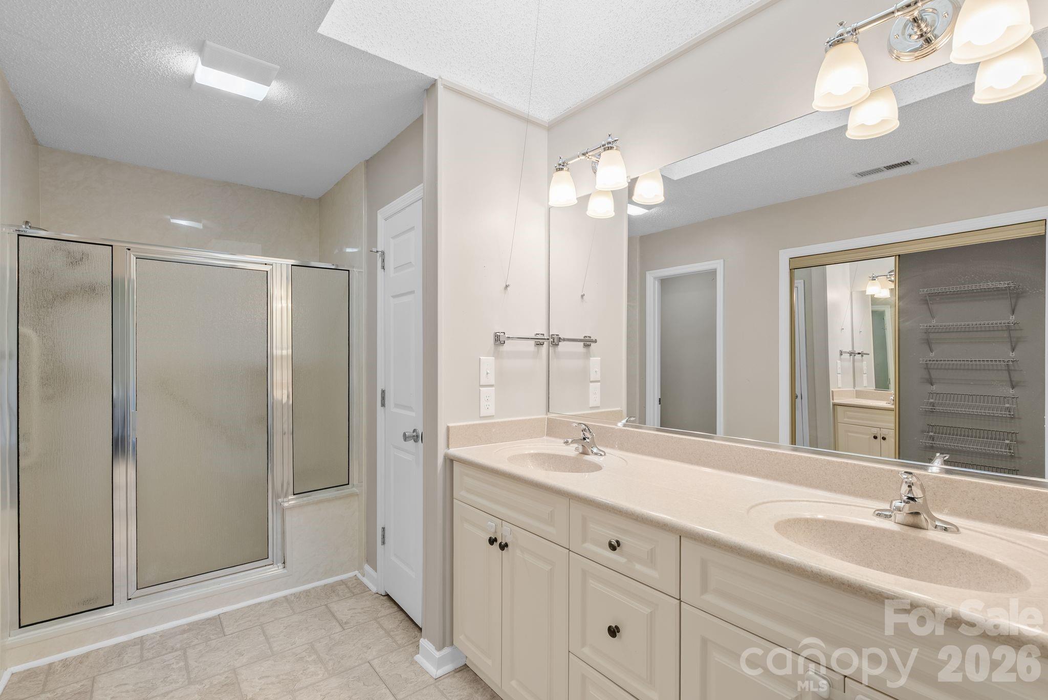 2 Gatehouse Court — Asheville