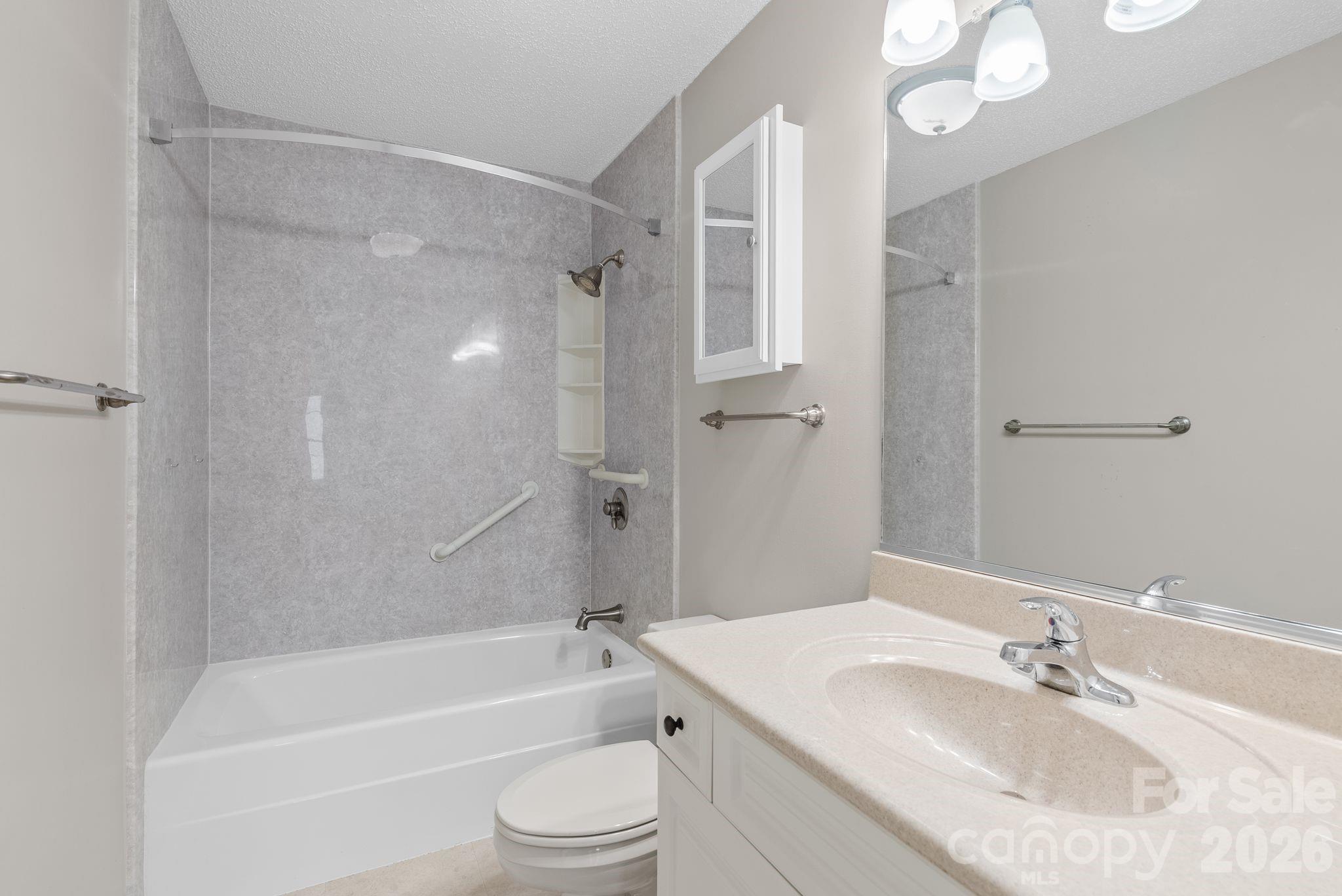 2 Gatehouse Court — Asheville