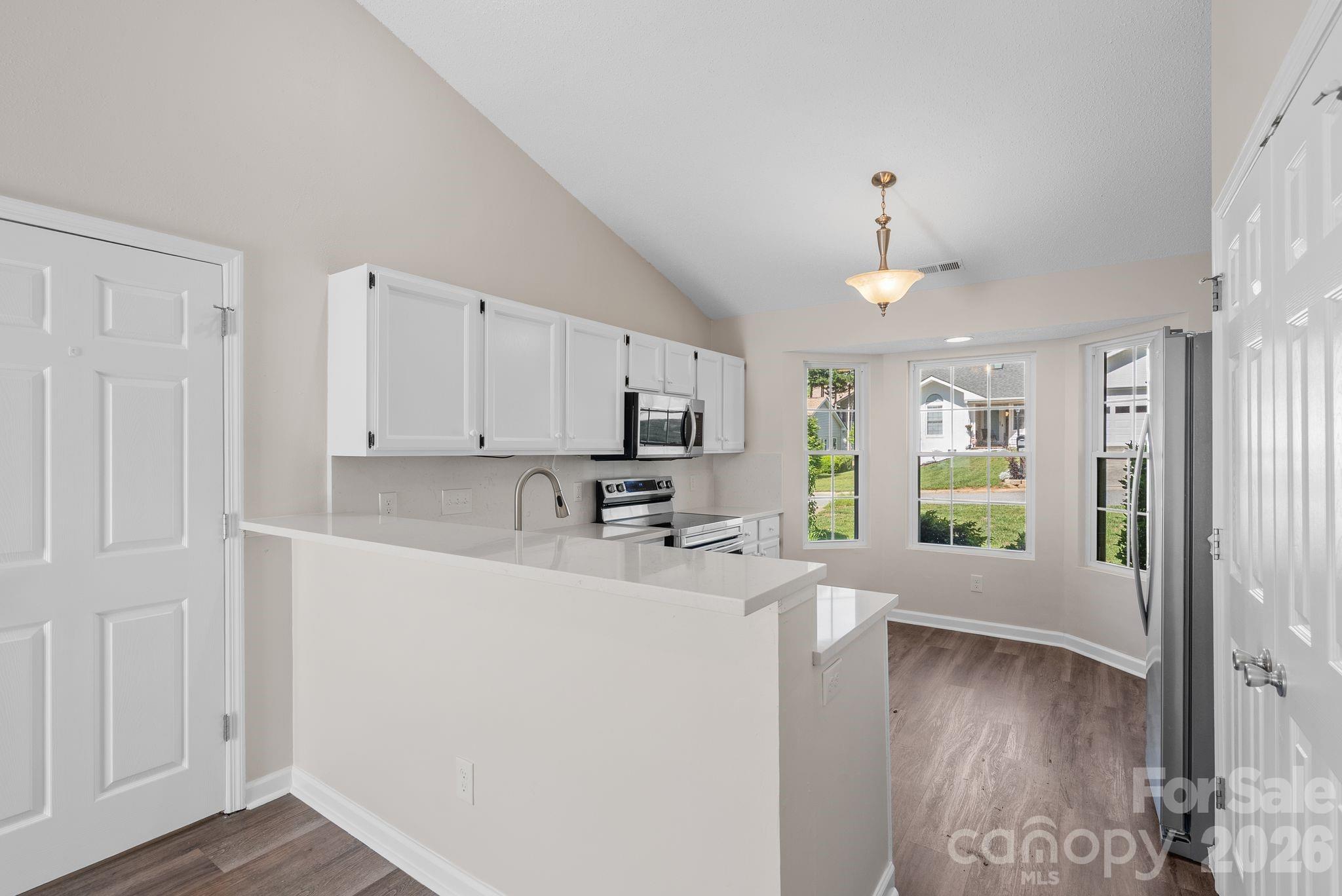 2 Gatehouse Court — Asheville