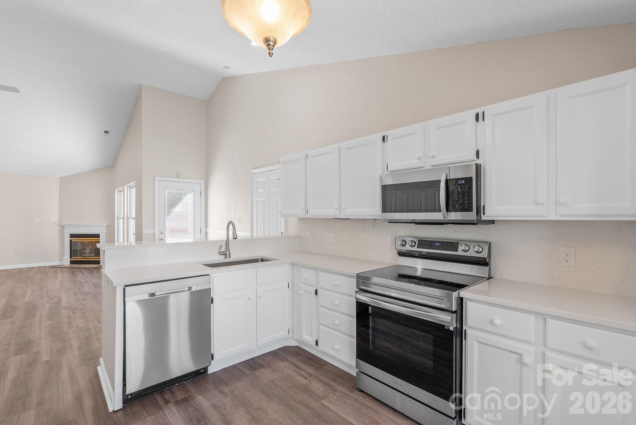 2 Gatehouse Court — Asheville