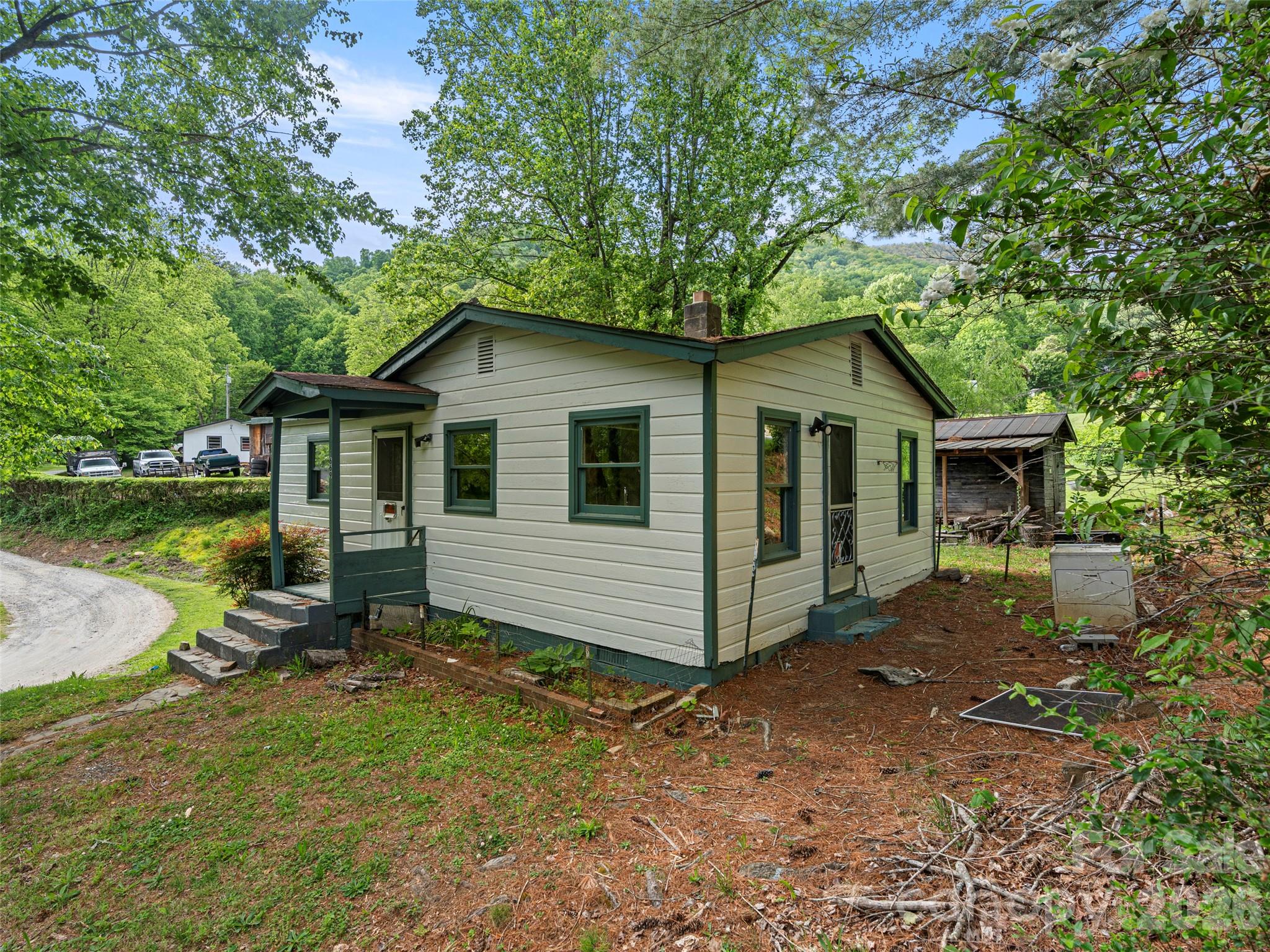 1669 Fisher Creek Road — Sylva