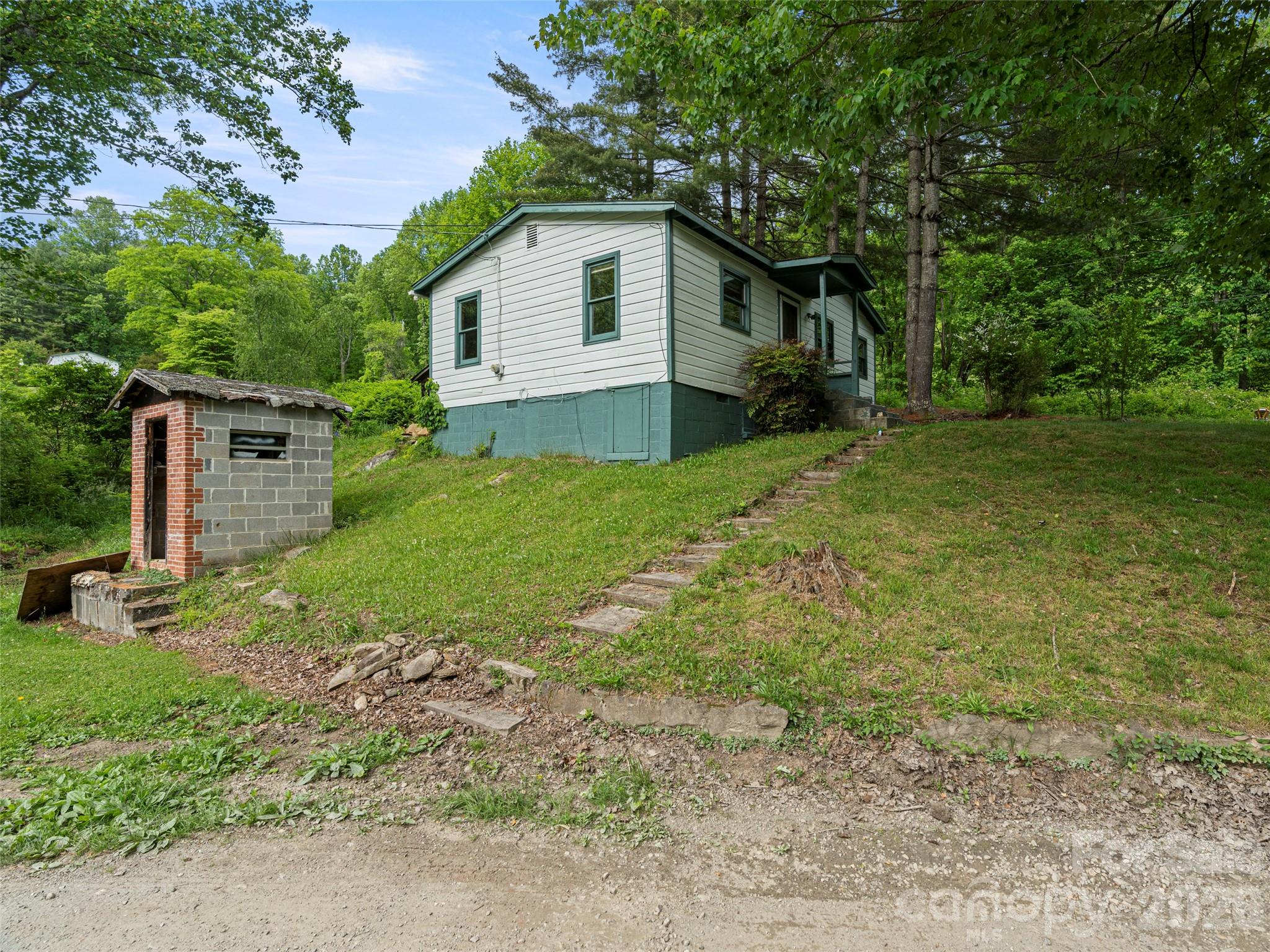 1669 Fisher Creek Road — Sylva