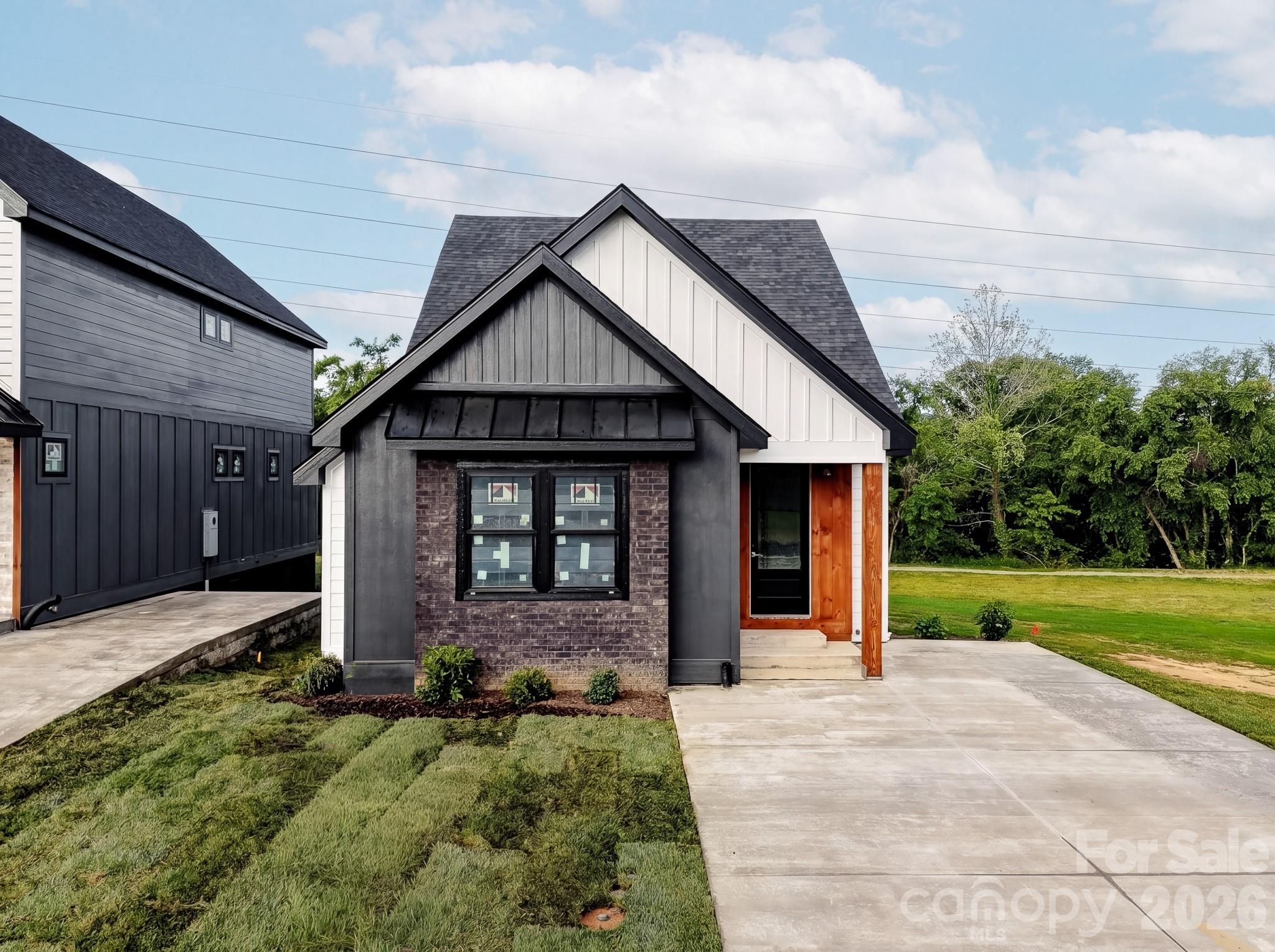 17 N Martha Kate Drive — Hendersonville
