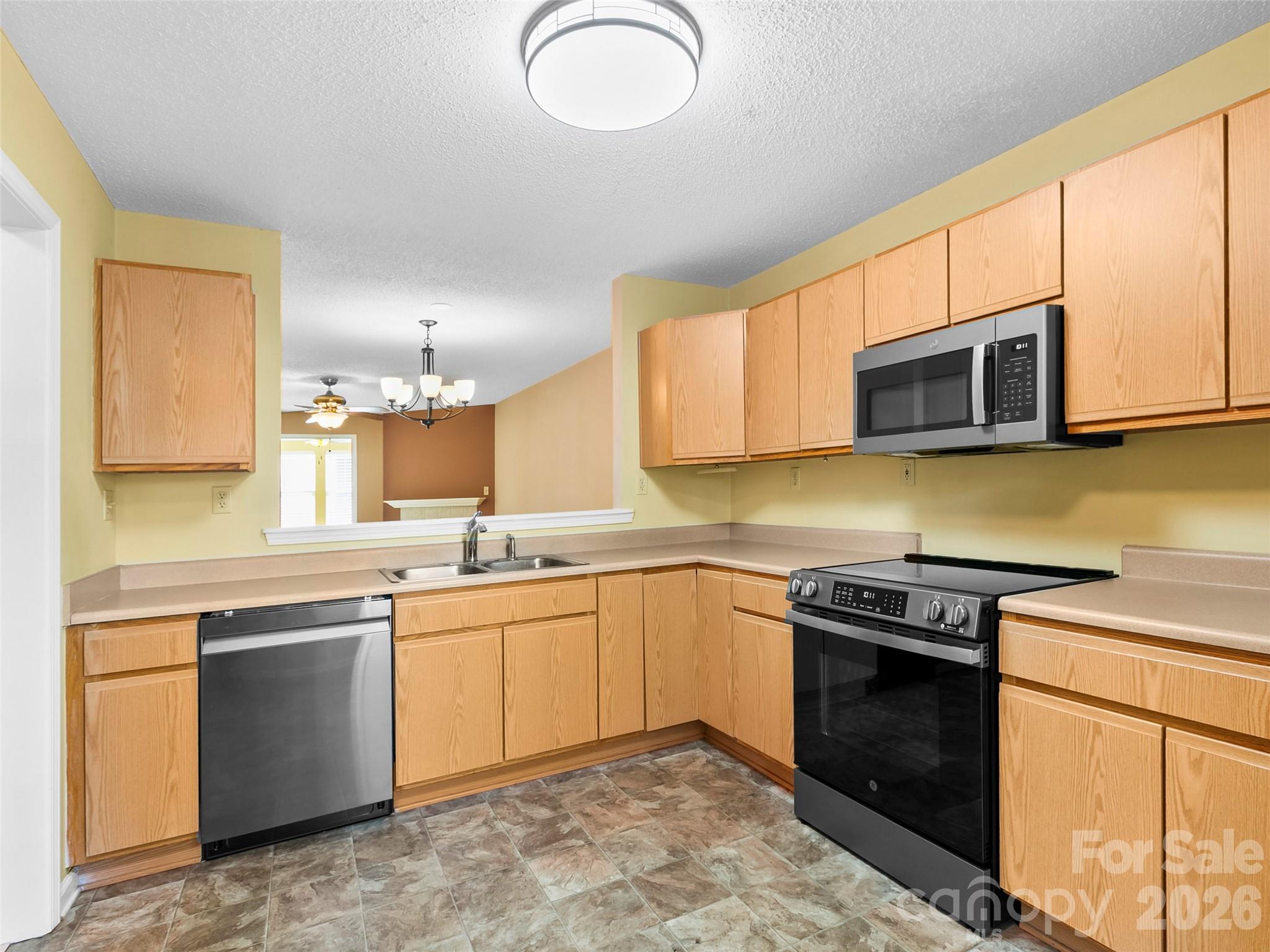 2303 Deermouse Way — Hendersonville