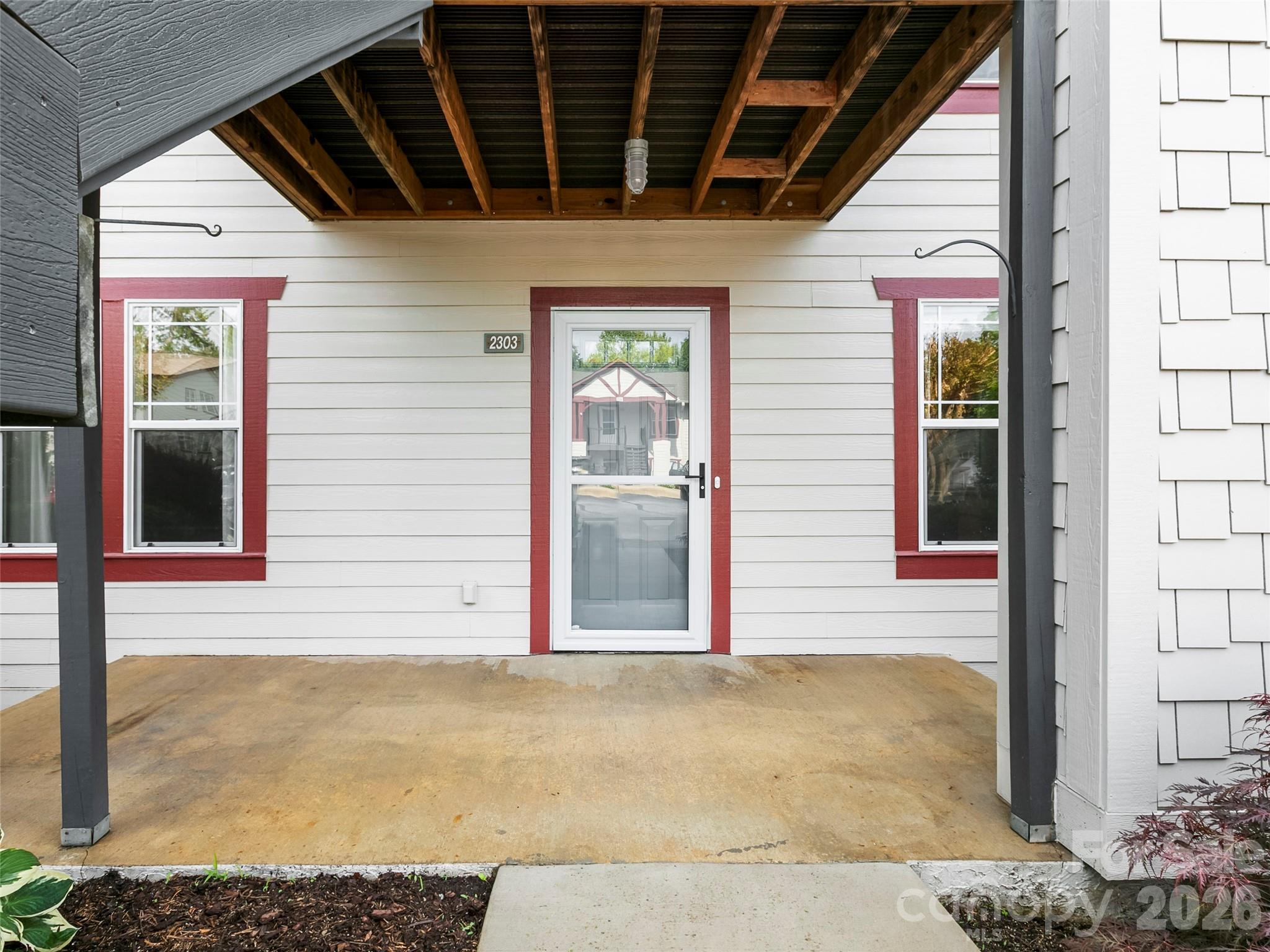 2303 Deermouse Way — Hendersonville