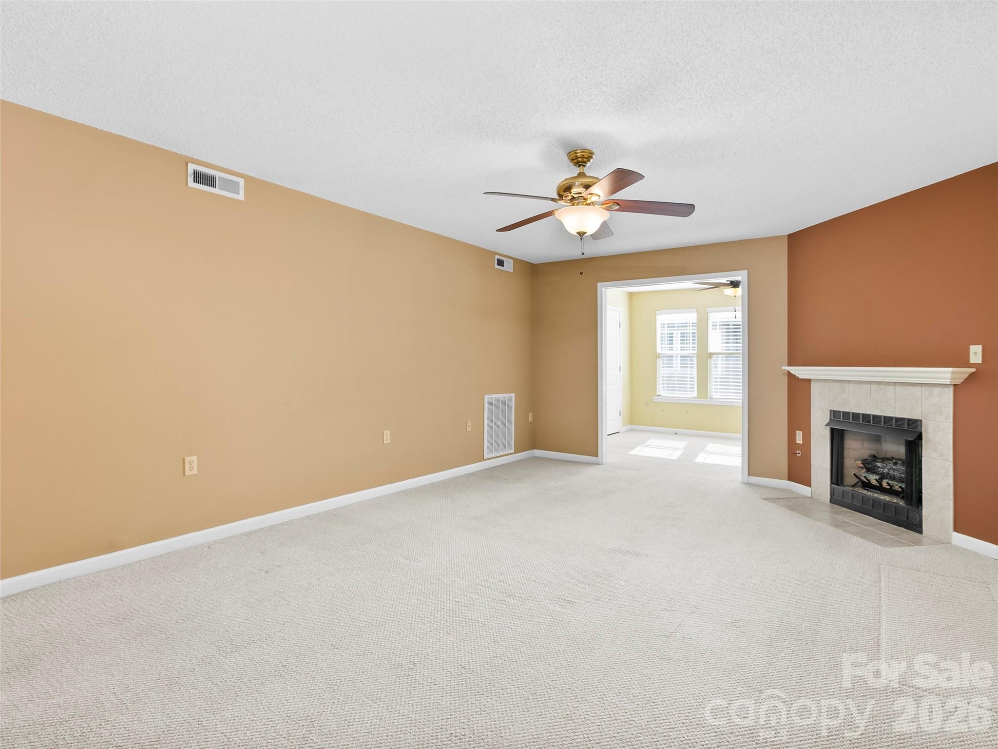 2303 Deermouse Way — Hendersonville