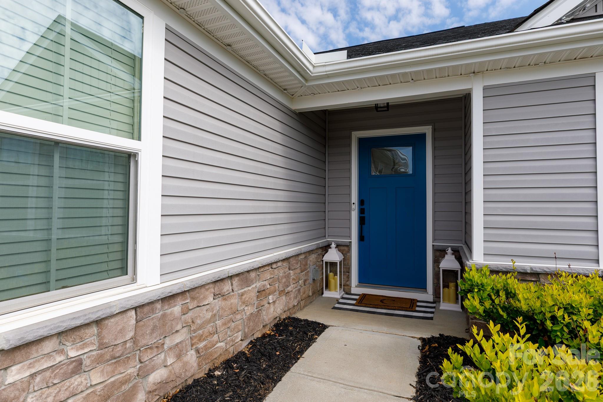 329 Damask Drive — Lancaster
