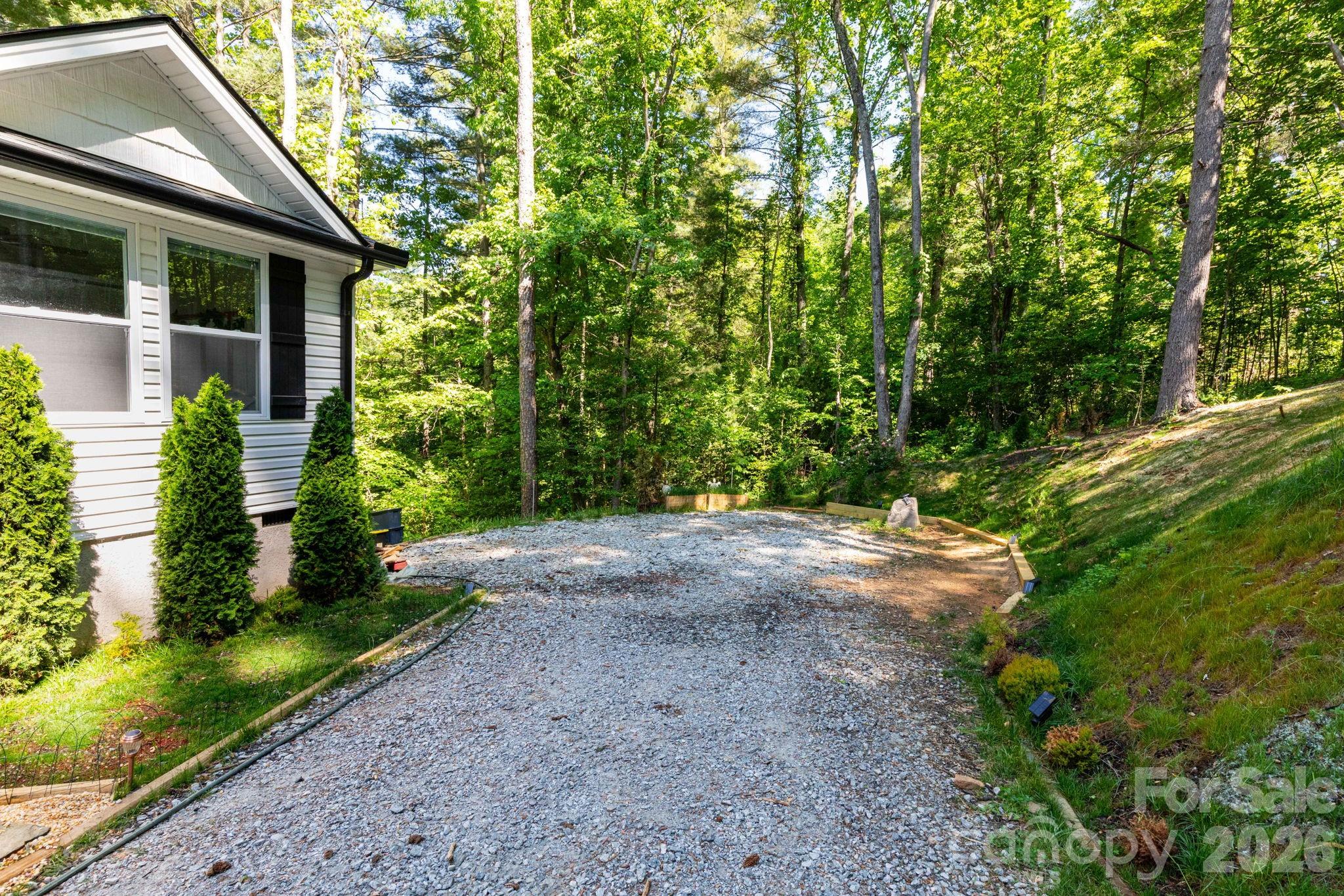 30 Edmond Woods Place — Fairview