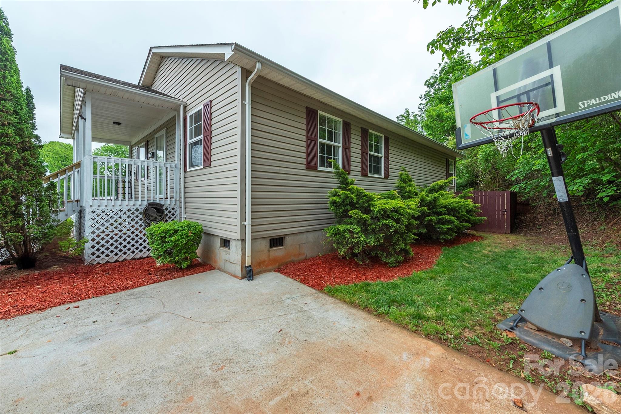 104 Bethel Street — Morganton