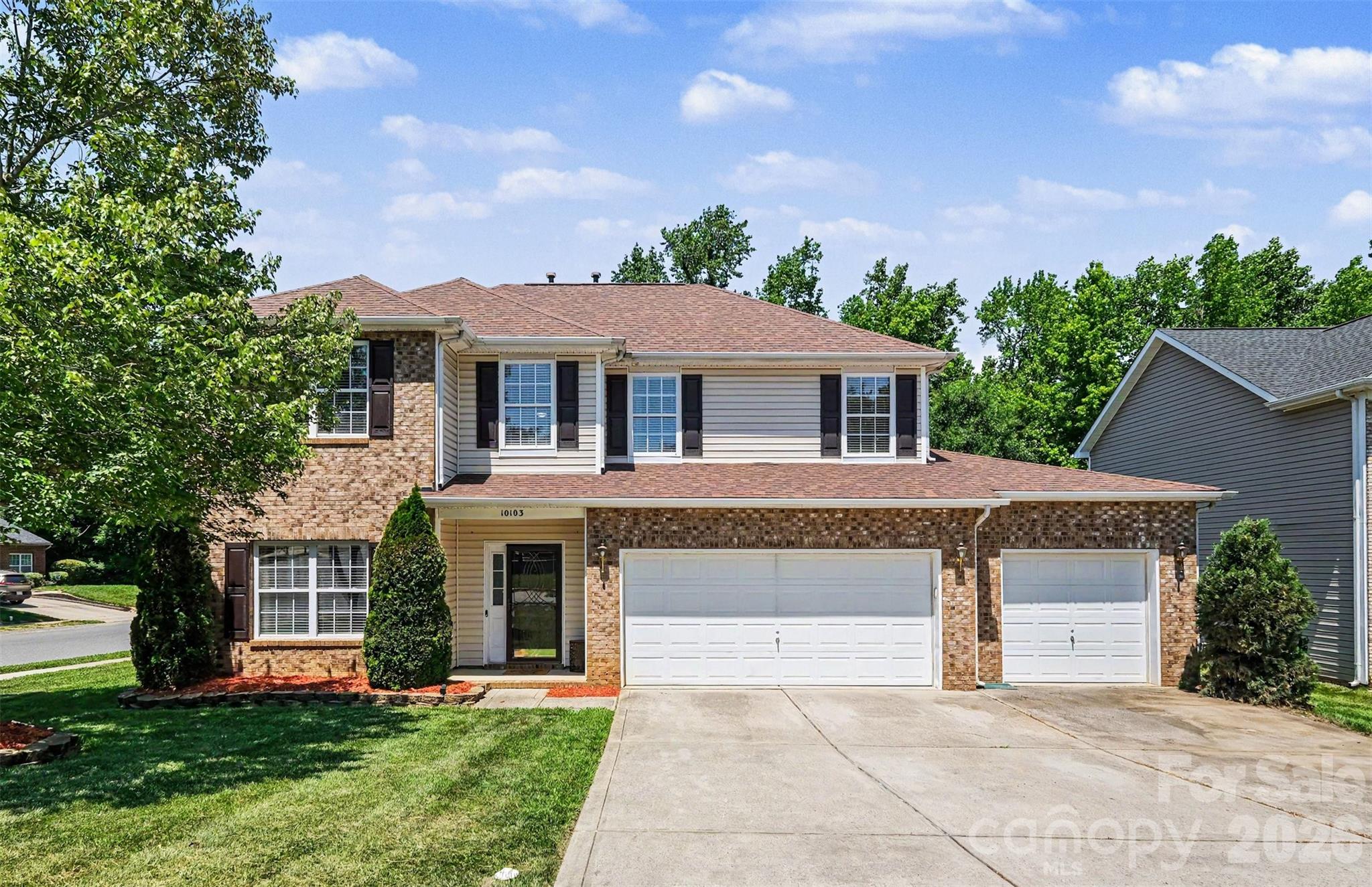 10103 Caldwell Forest Drive — Charlotte