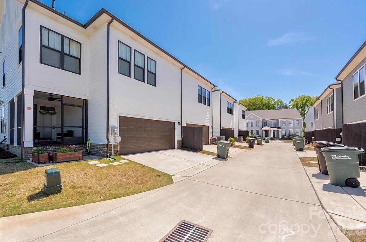 10028 Trailhead Way NW — Huntersville