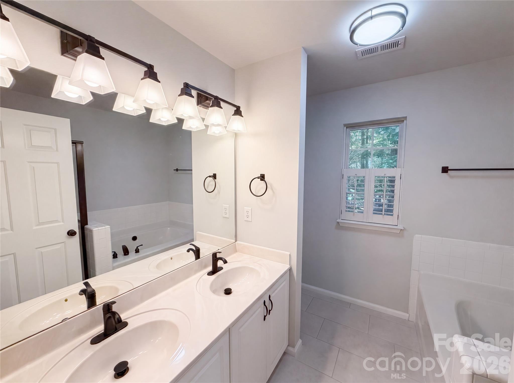 2916 Pinewood Hill Drive — Matthews