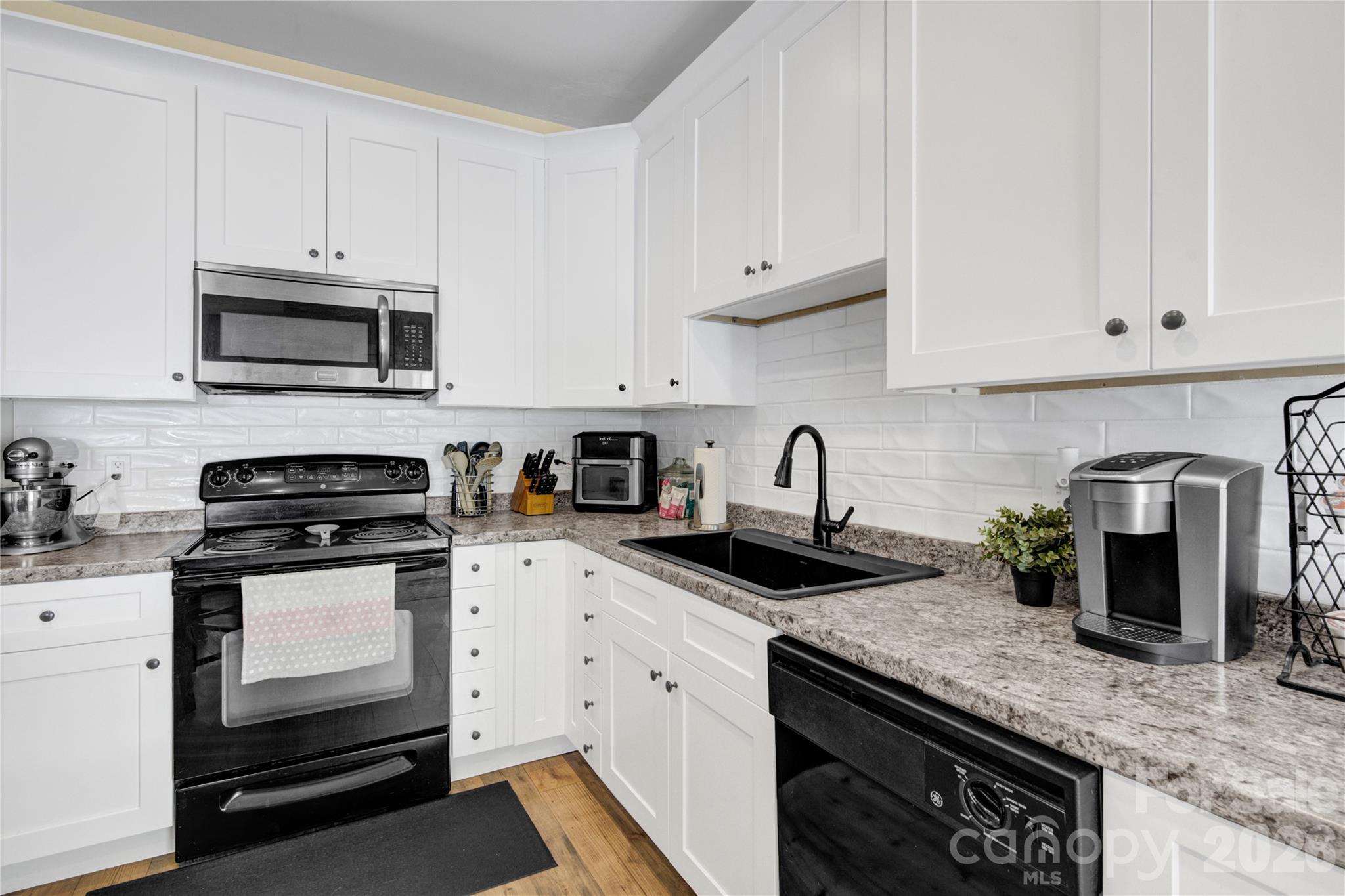 117 Sherman Oaks Lane — Mooresville