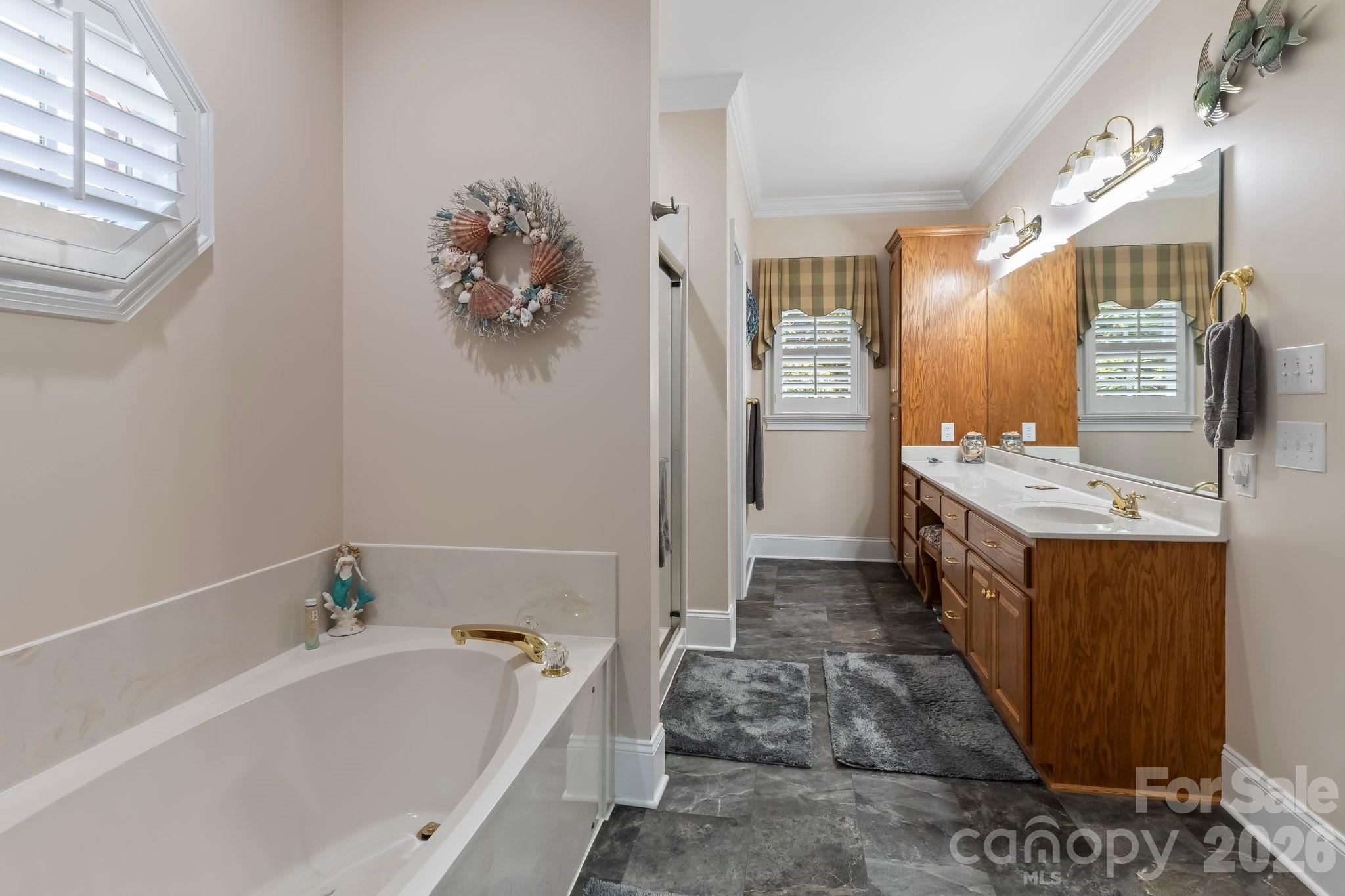 726 Tom Morris Lane SW — Concord