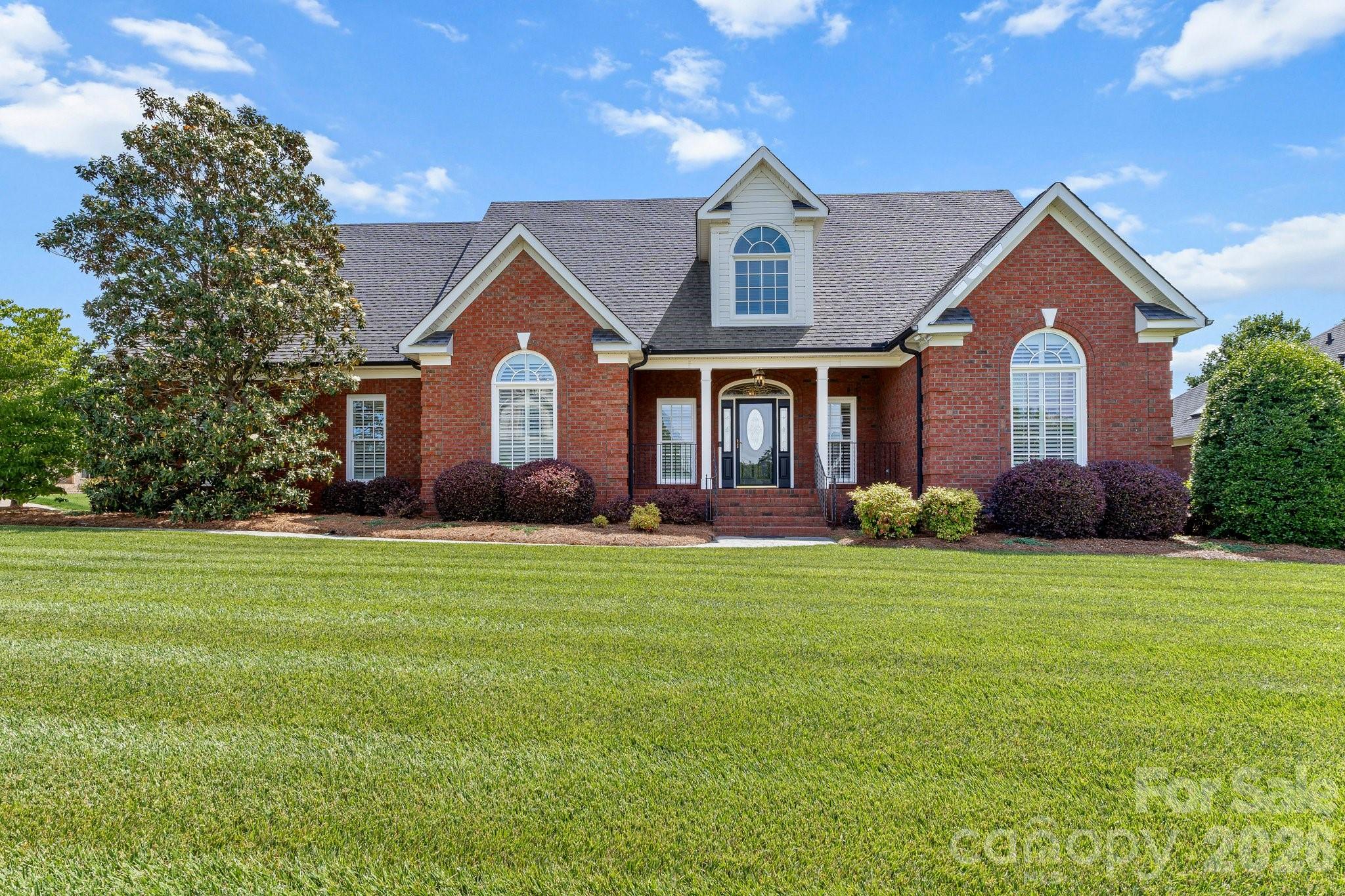 726 Tom Morris Lane SW — Concord